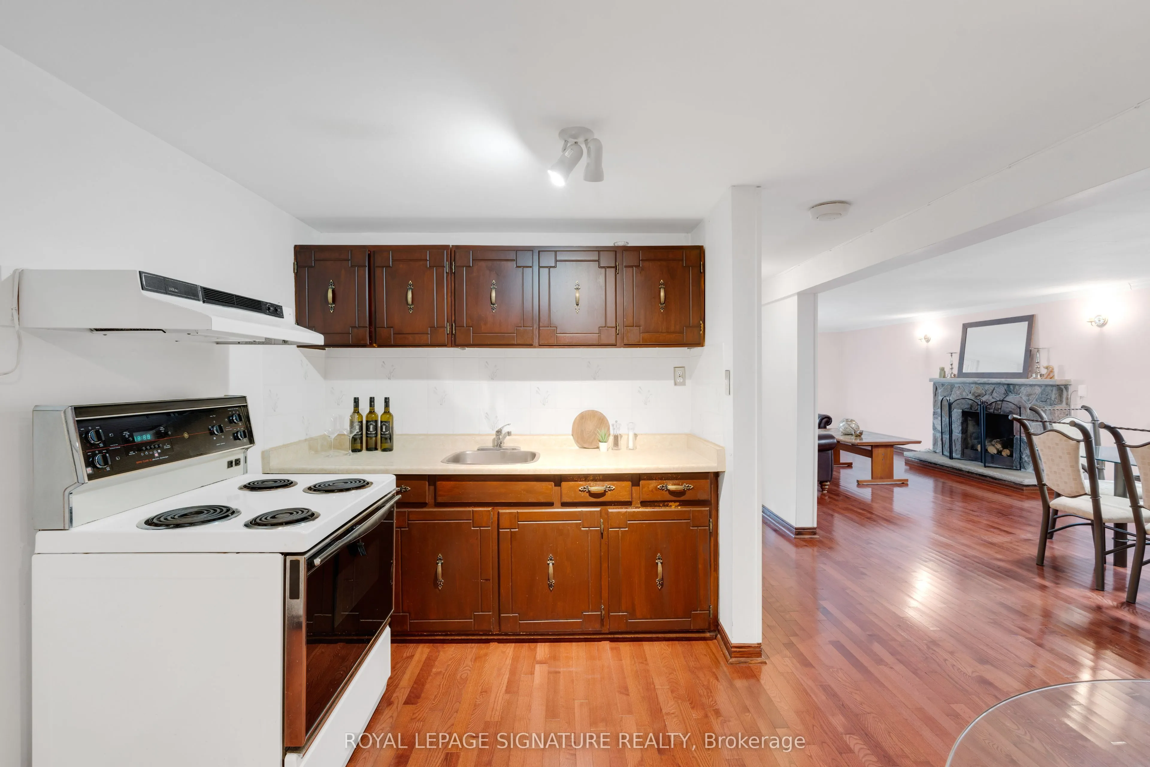 24 Chipwood Crescent