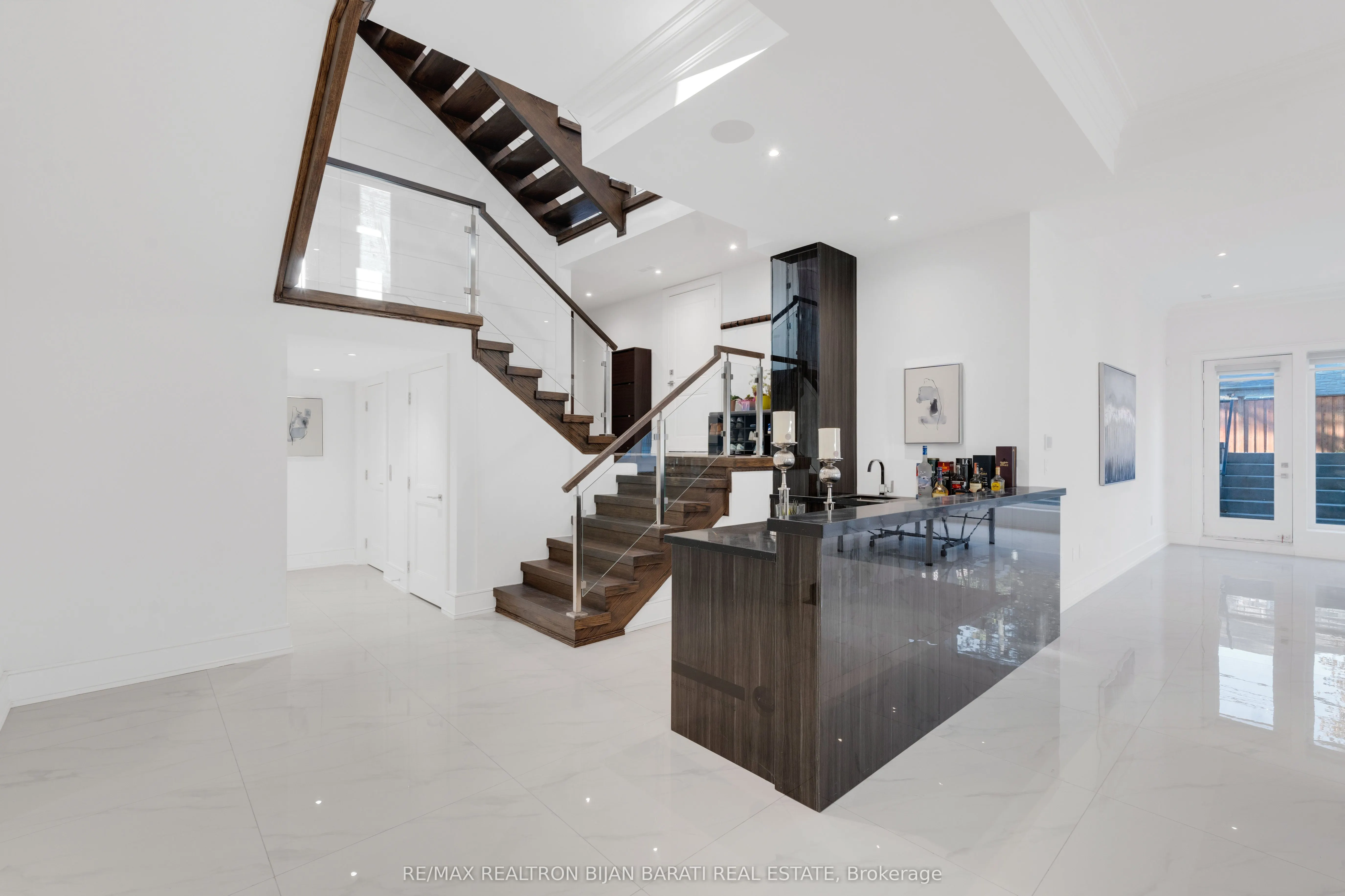 298 Hollywood Avenue