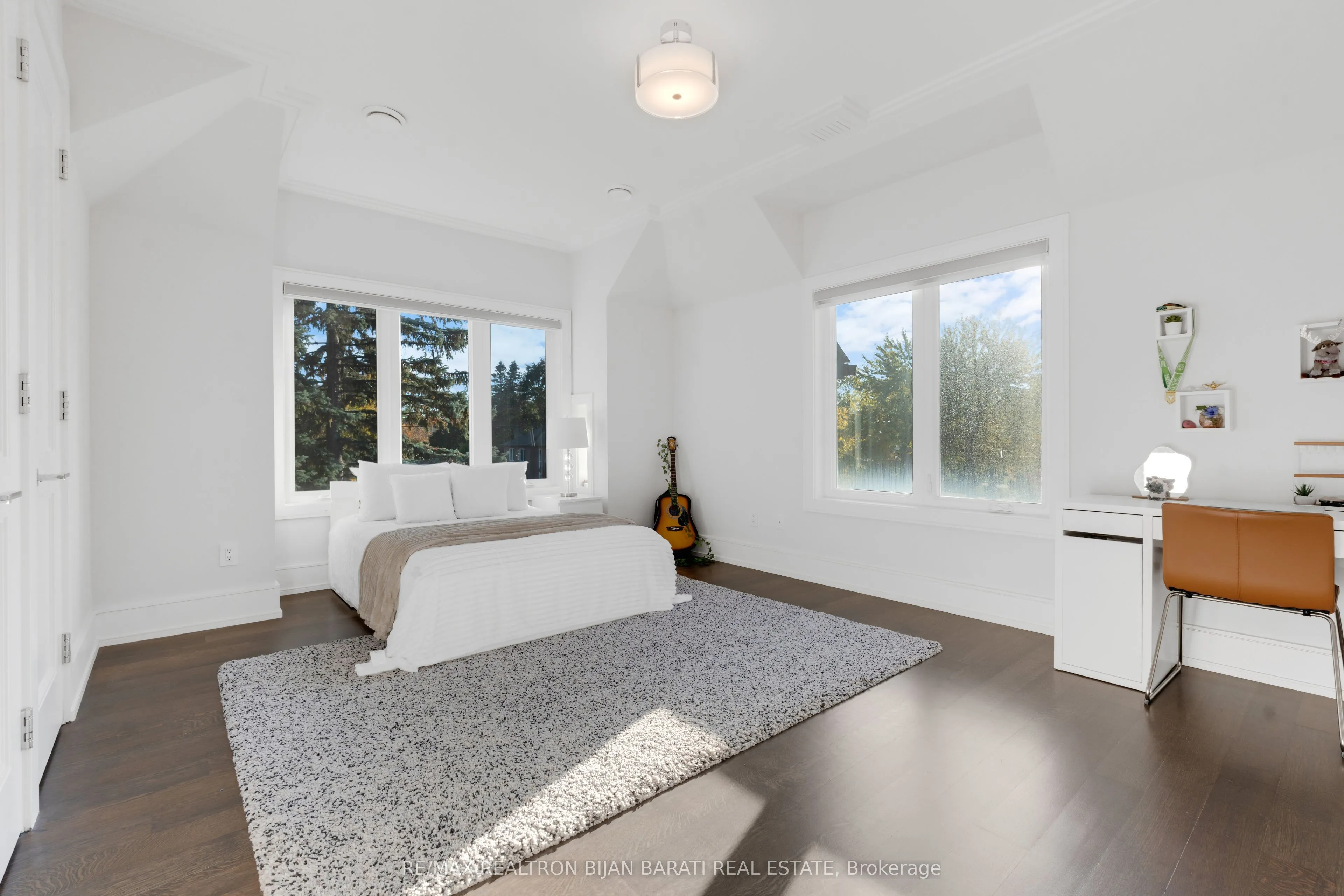 298 Hollywood Avenue