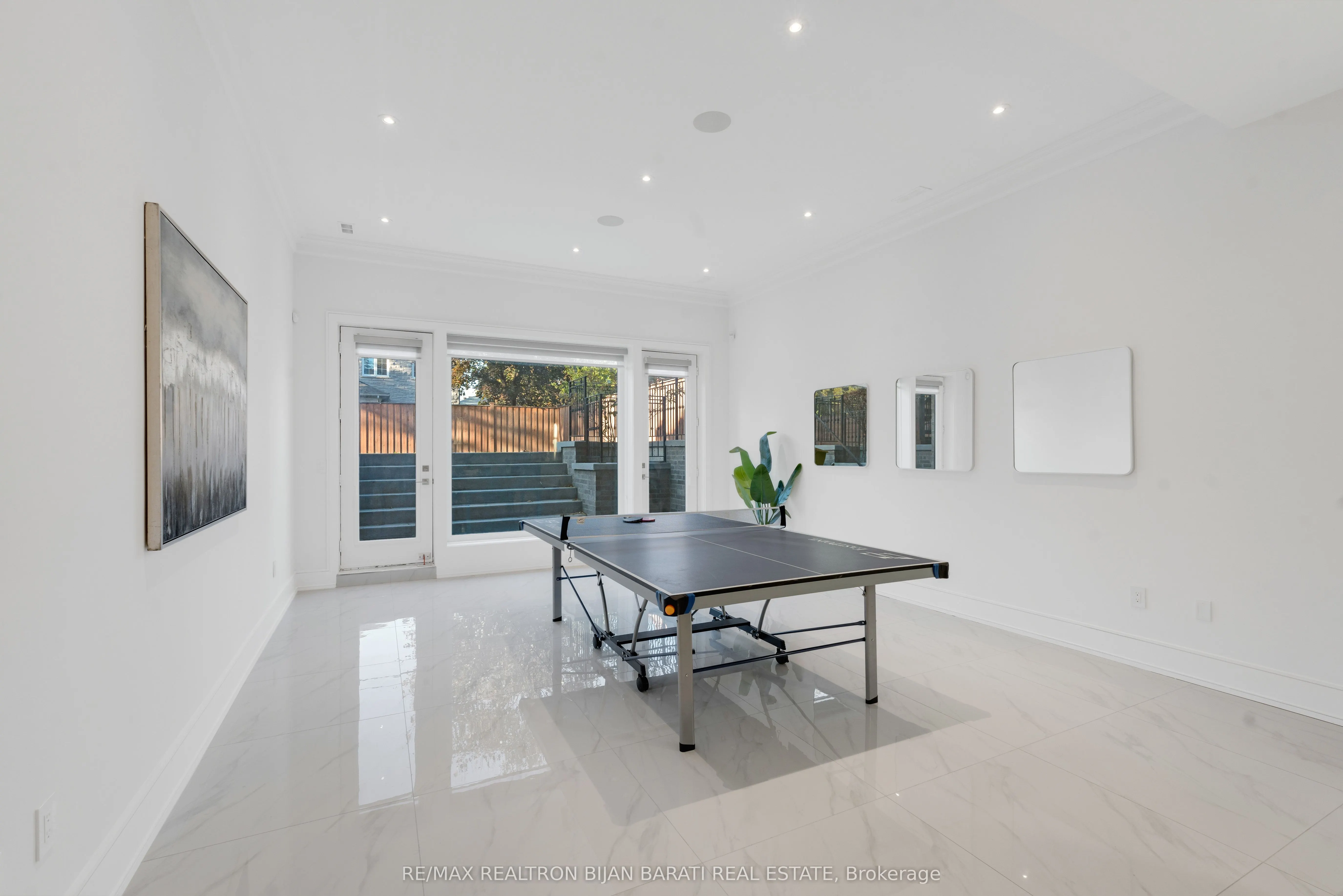 298 Hollywood Avenue