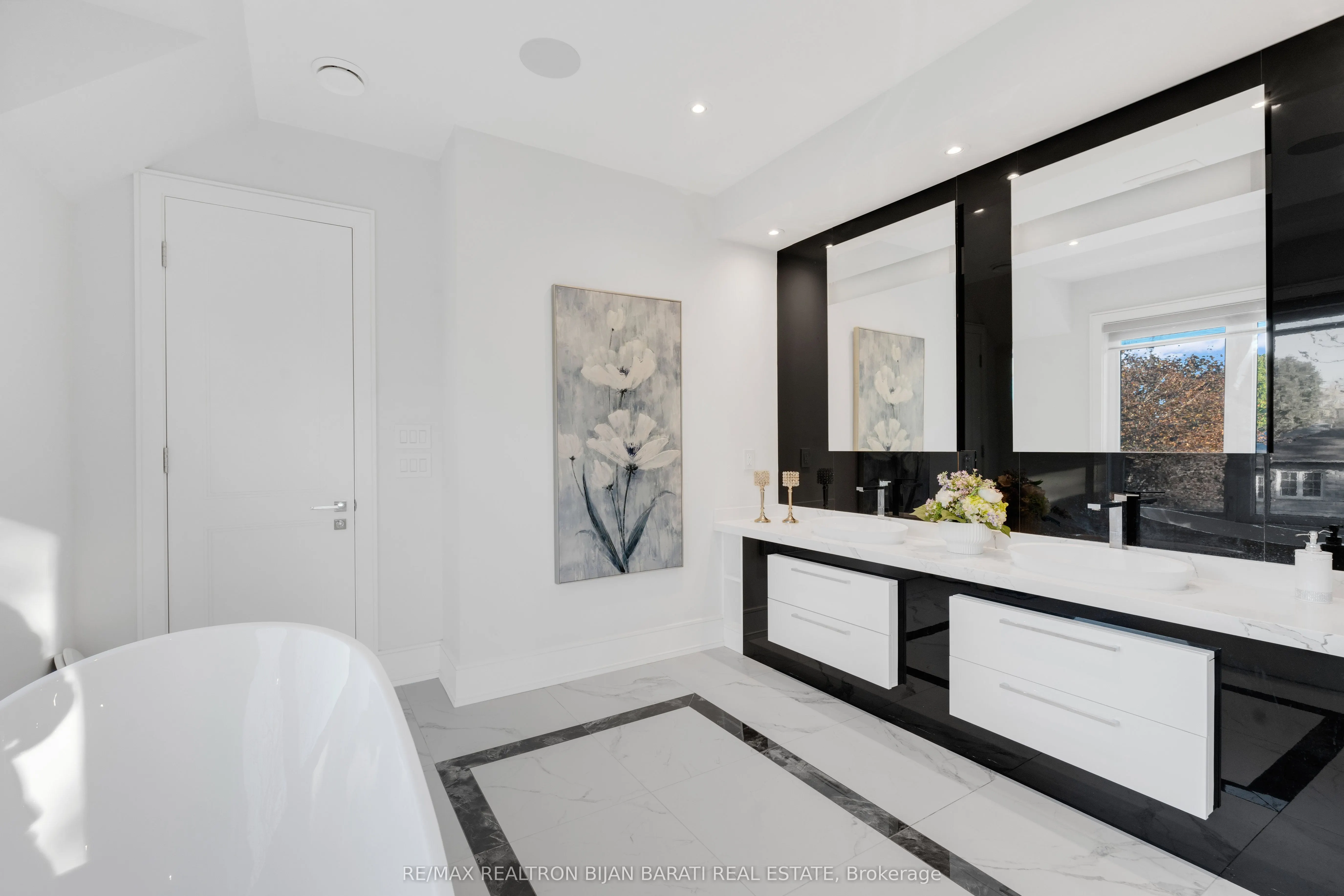 298 Hollywood Avenue