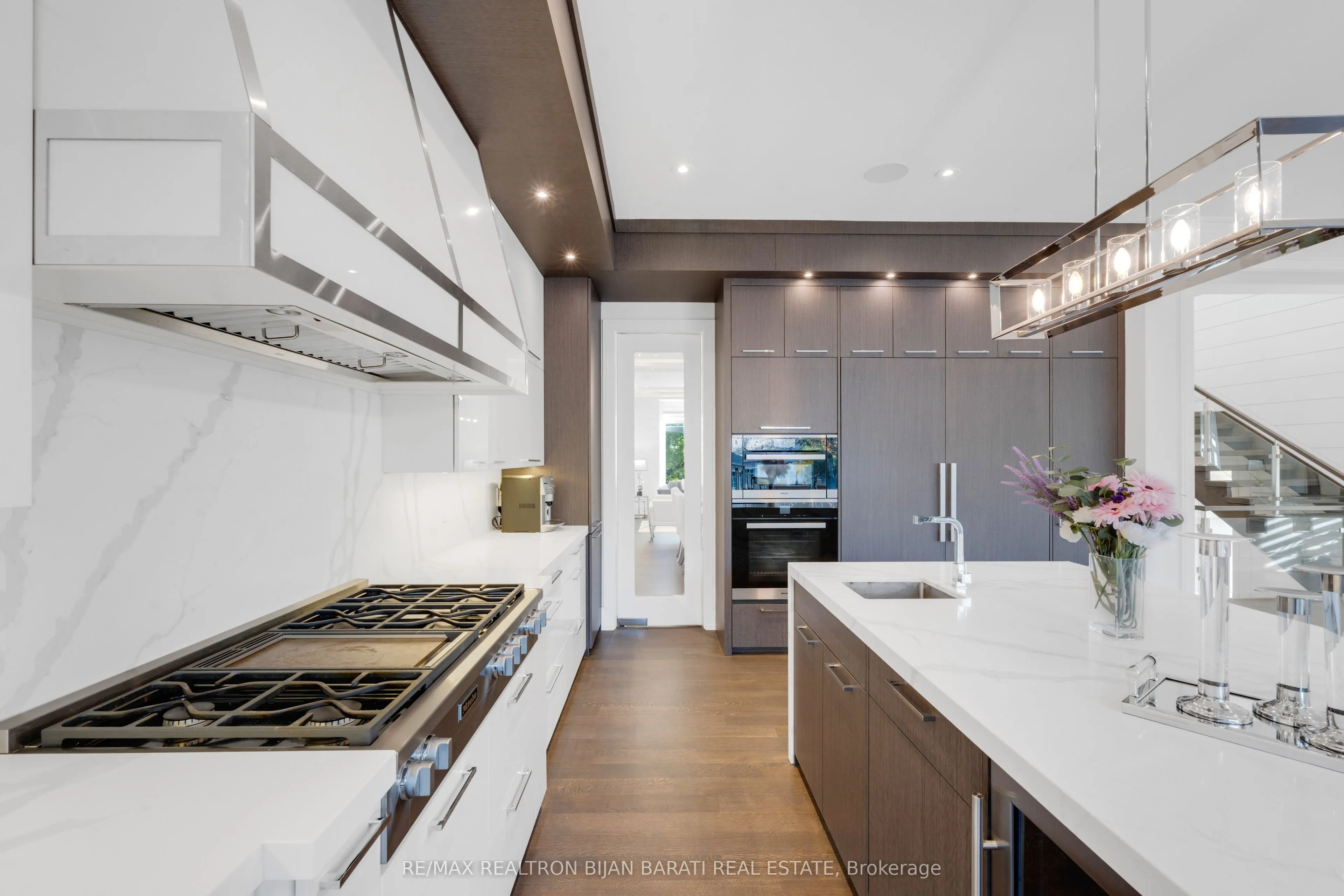 298 Hollywood Avenue