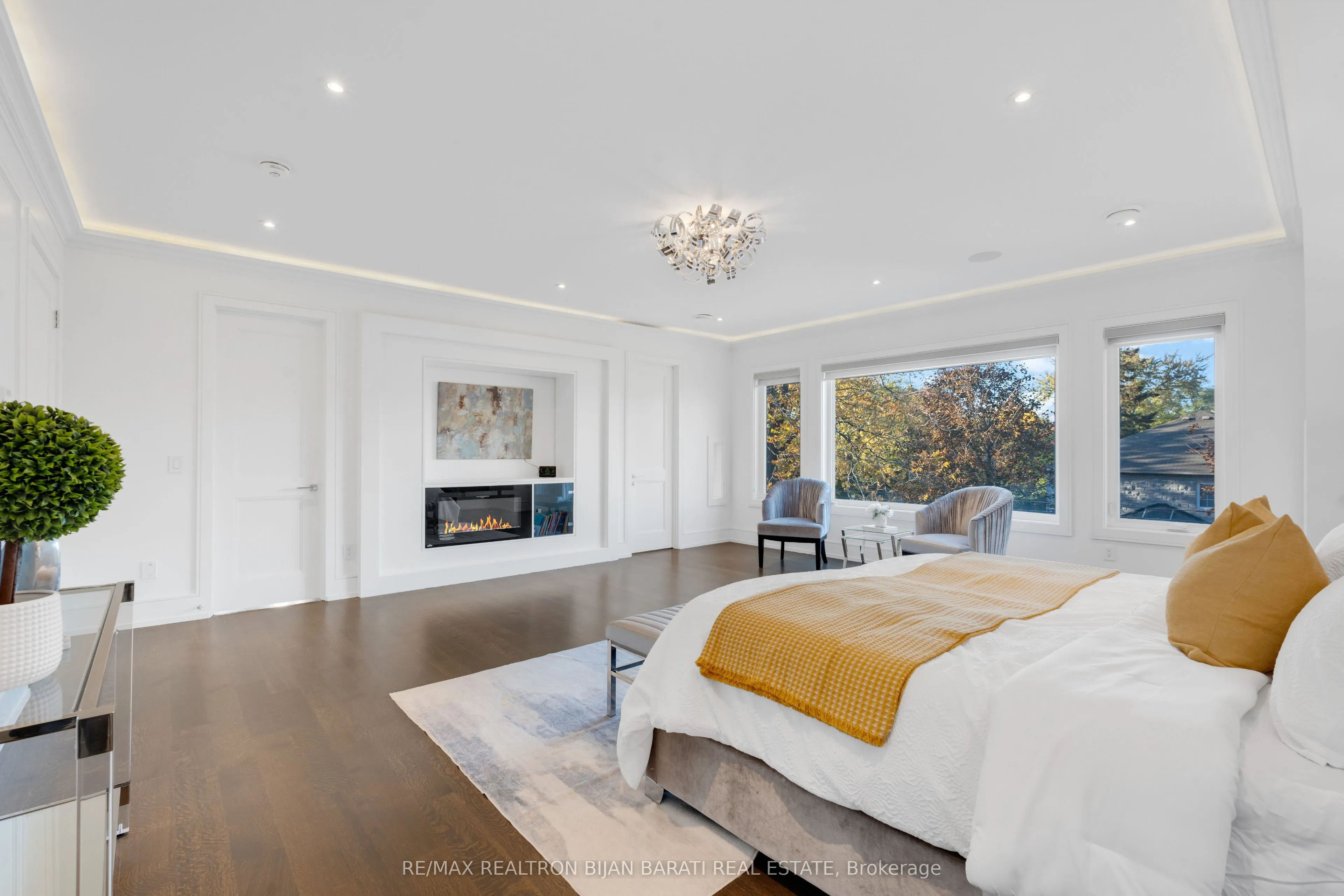 298 Hollywood Avenue