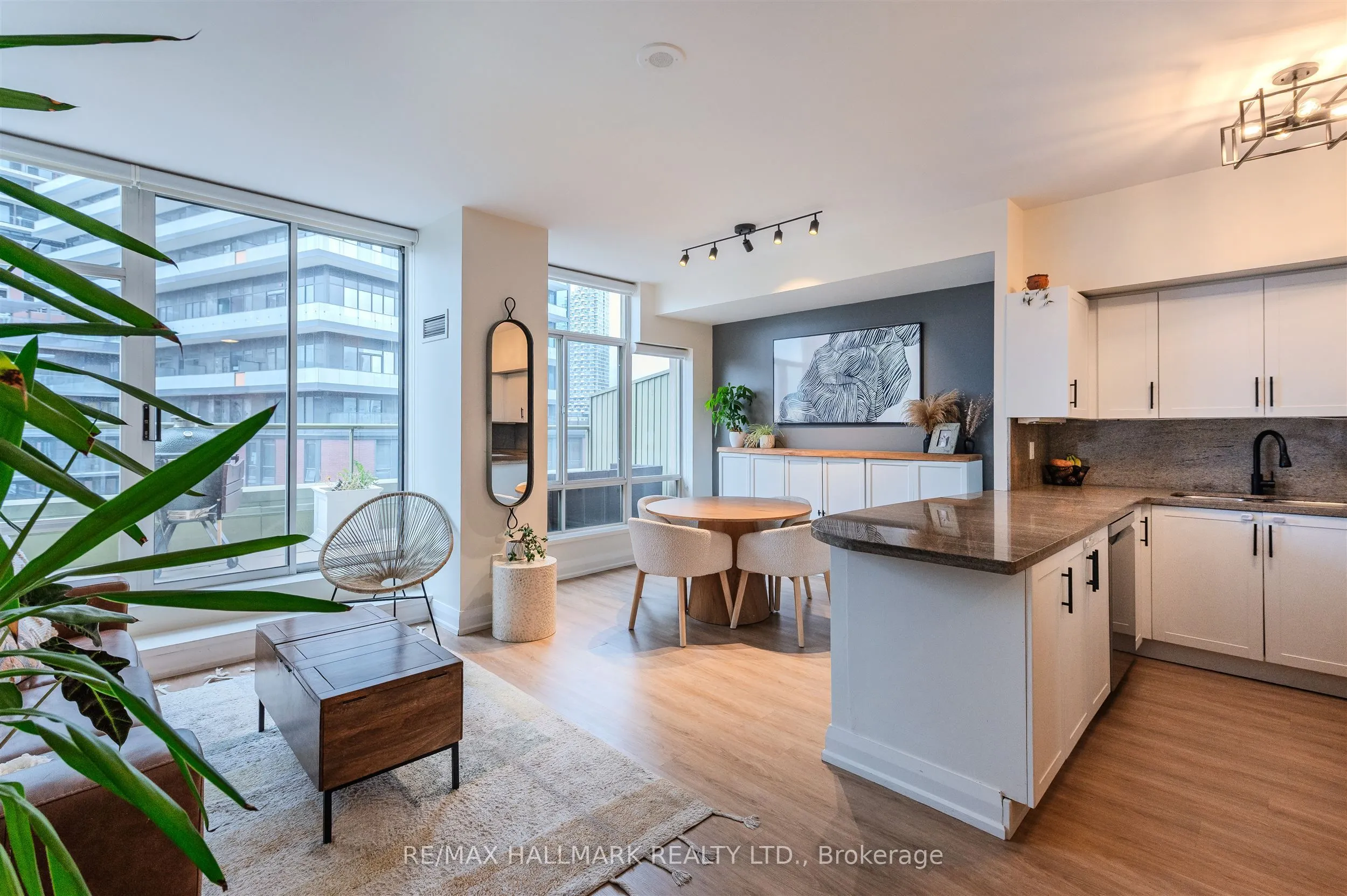 39 Parliament Street, #916