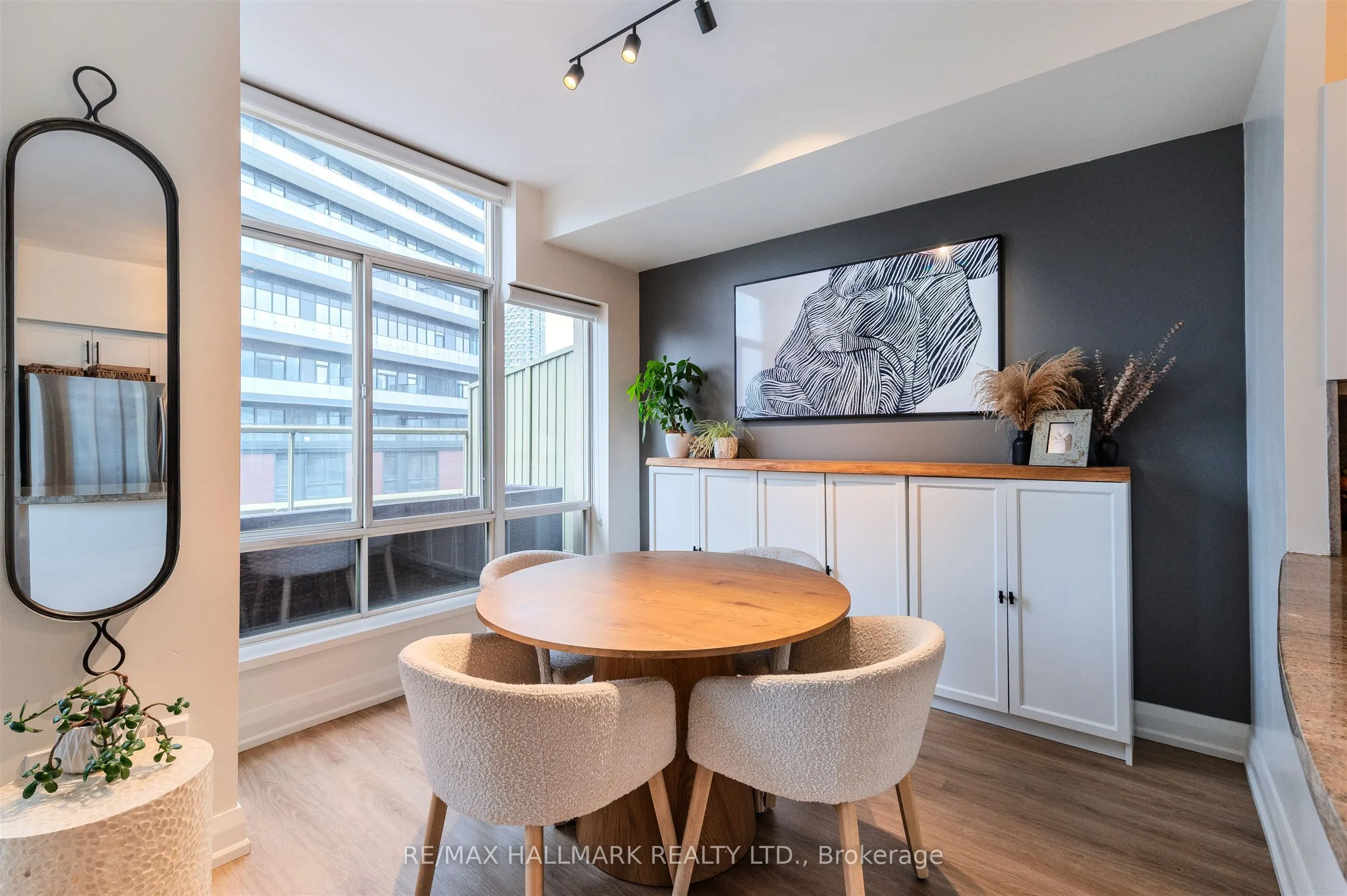 39 Parliament Street, #916