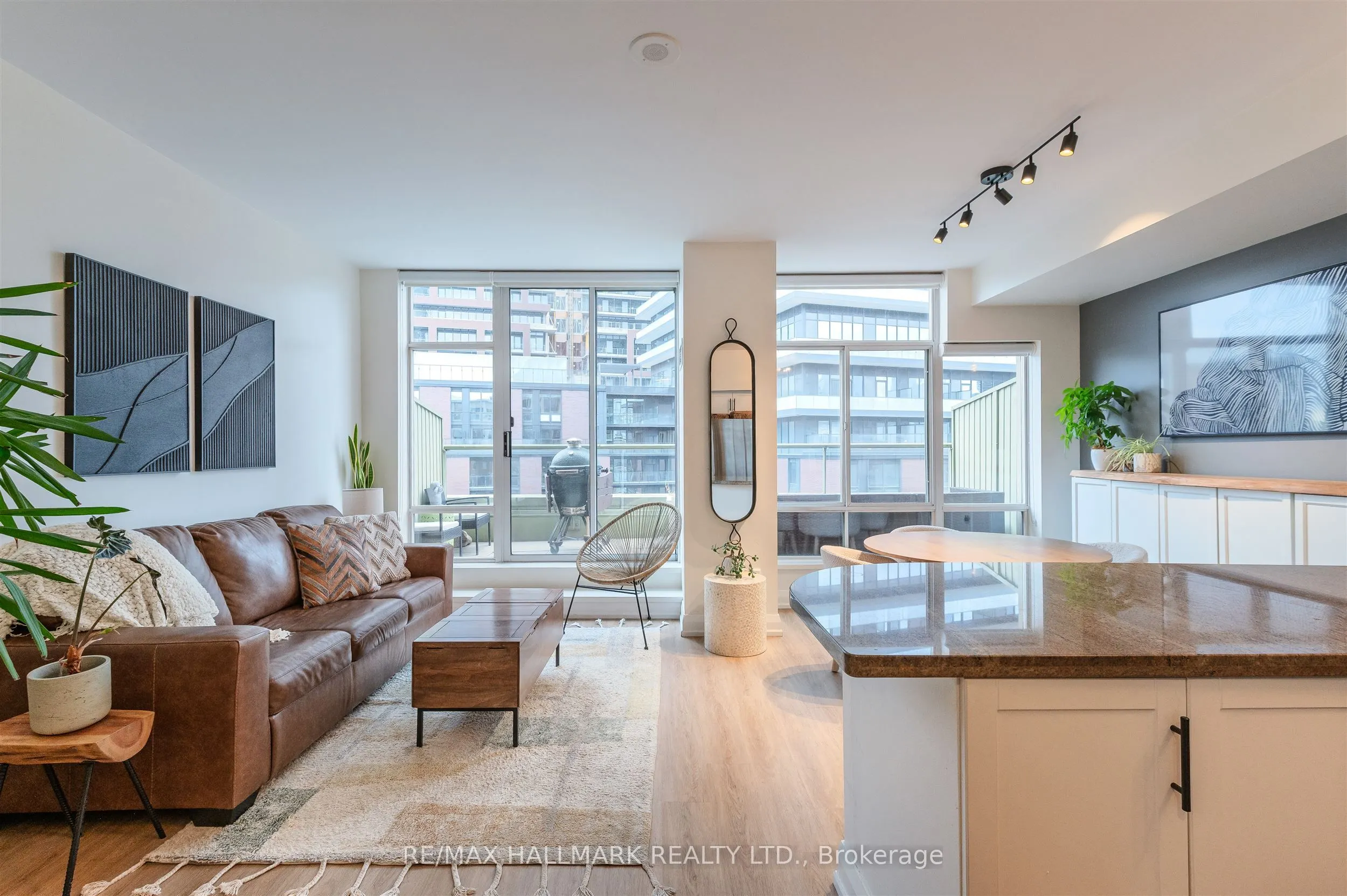 39 Parliament Street, #916