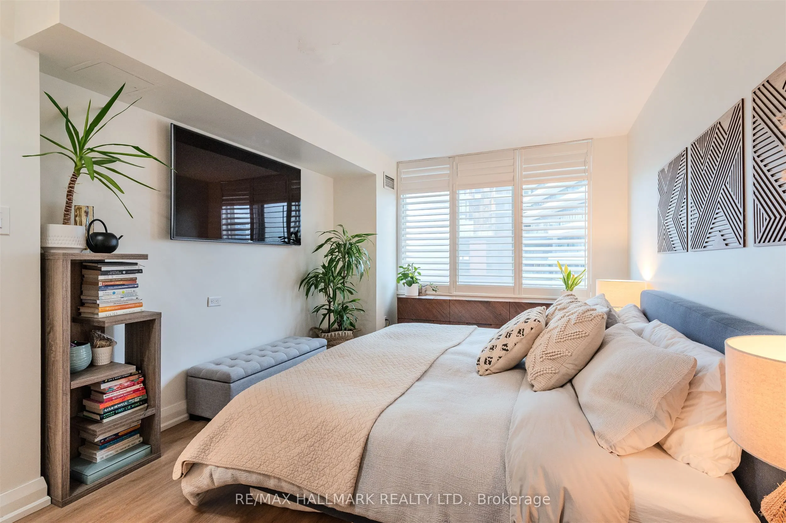 39 Parliament Street, #916