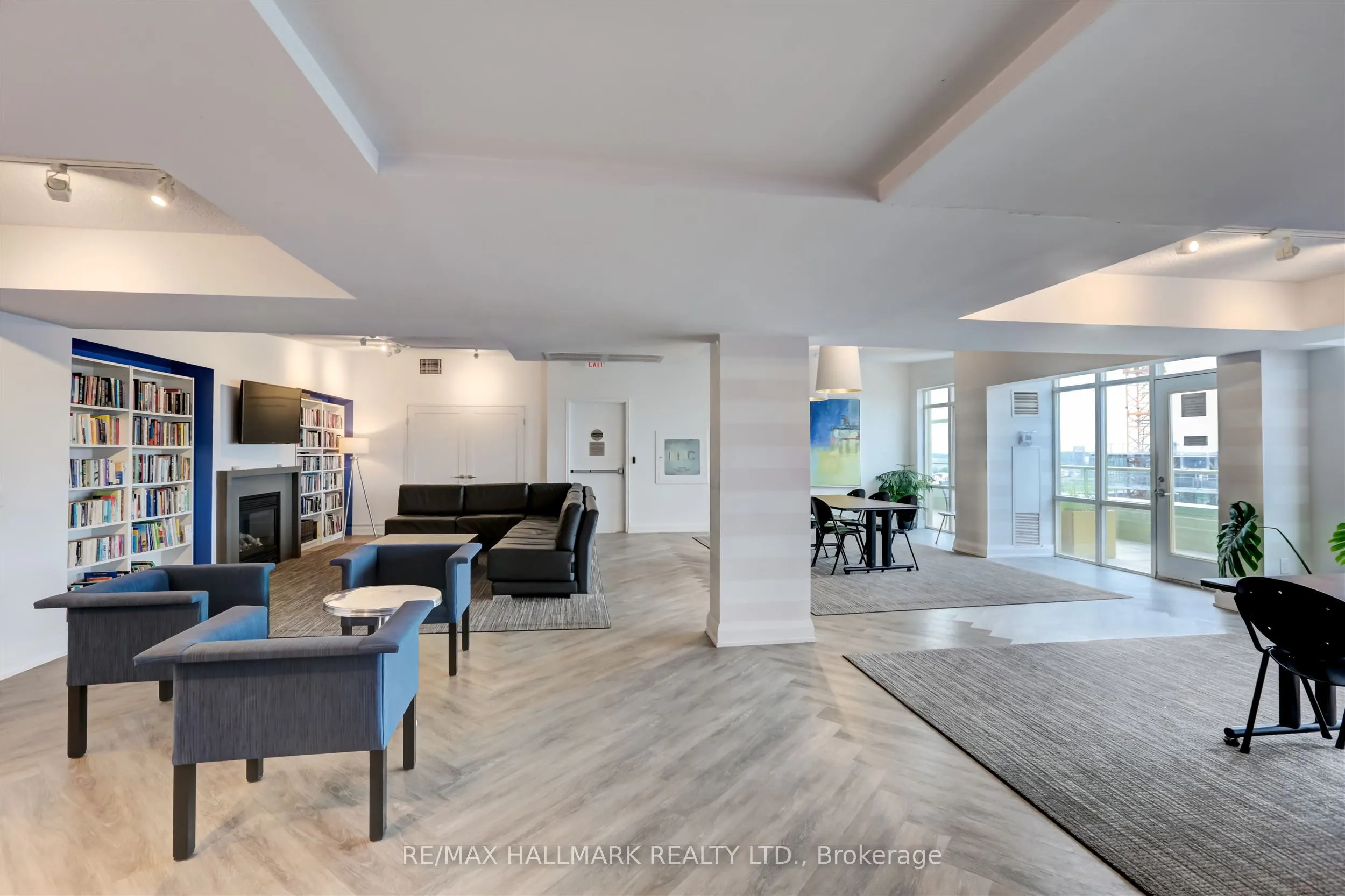 39 Parliament Street, #916