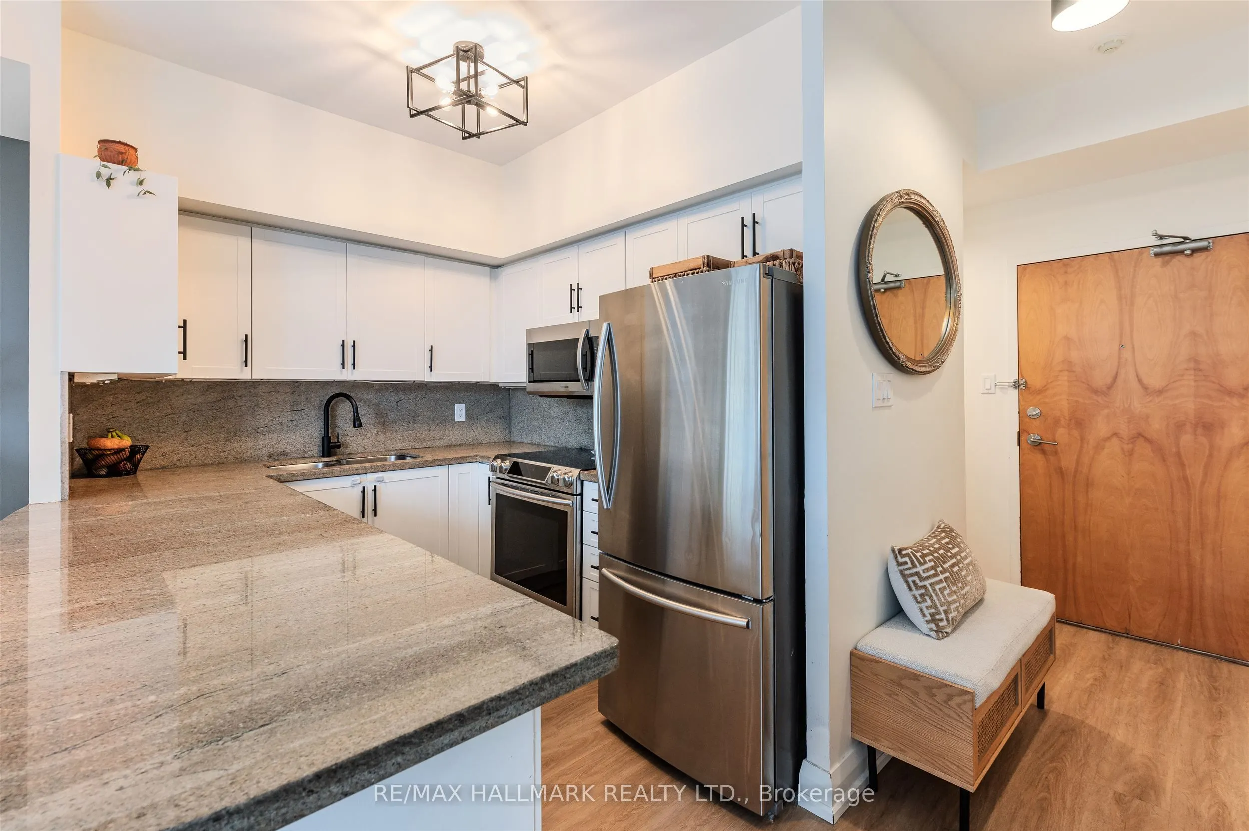 39 Parliament Street, #916