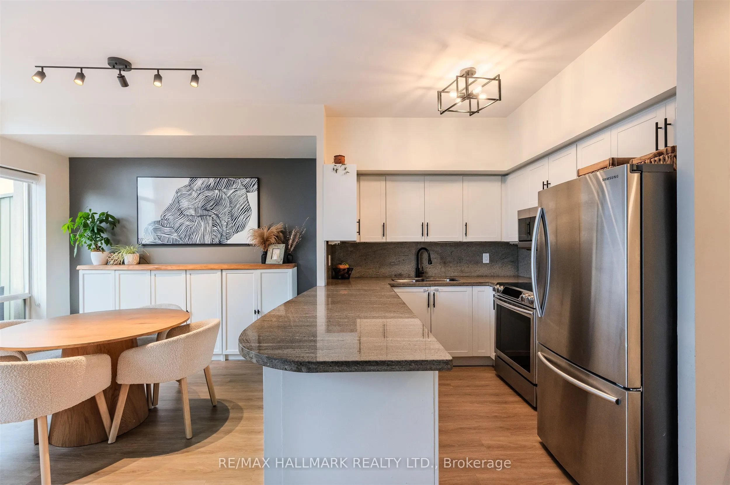 39 Parliament Street, #916