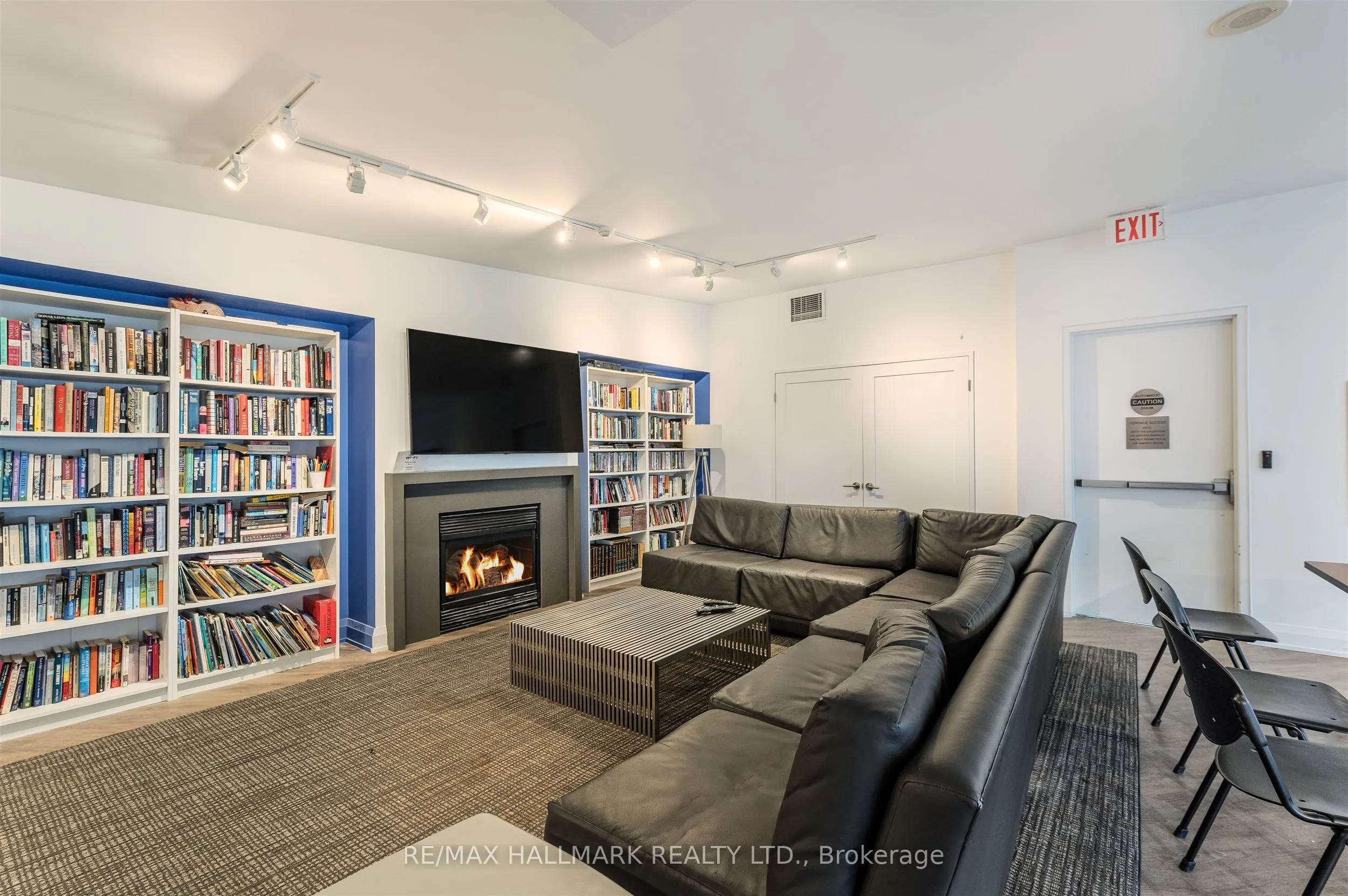 39 Parliament Street, #916