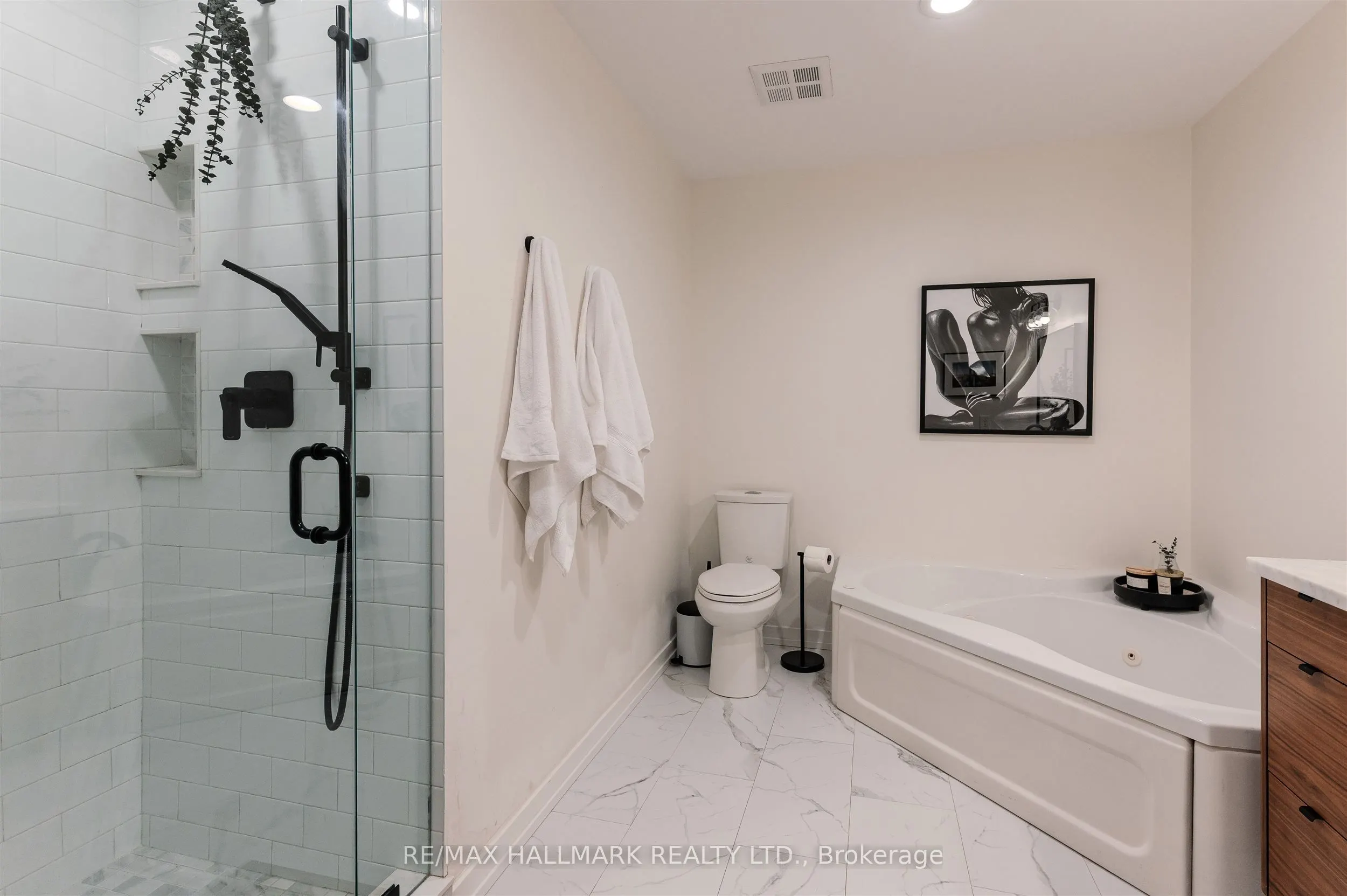 39 Parliament Street, #916