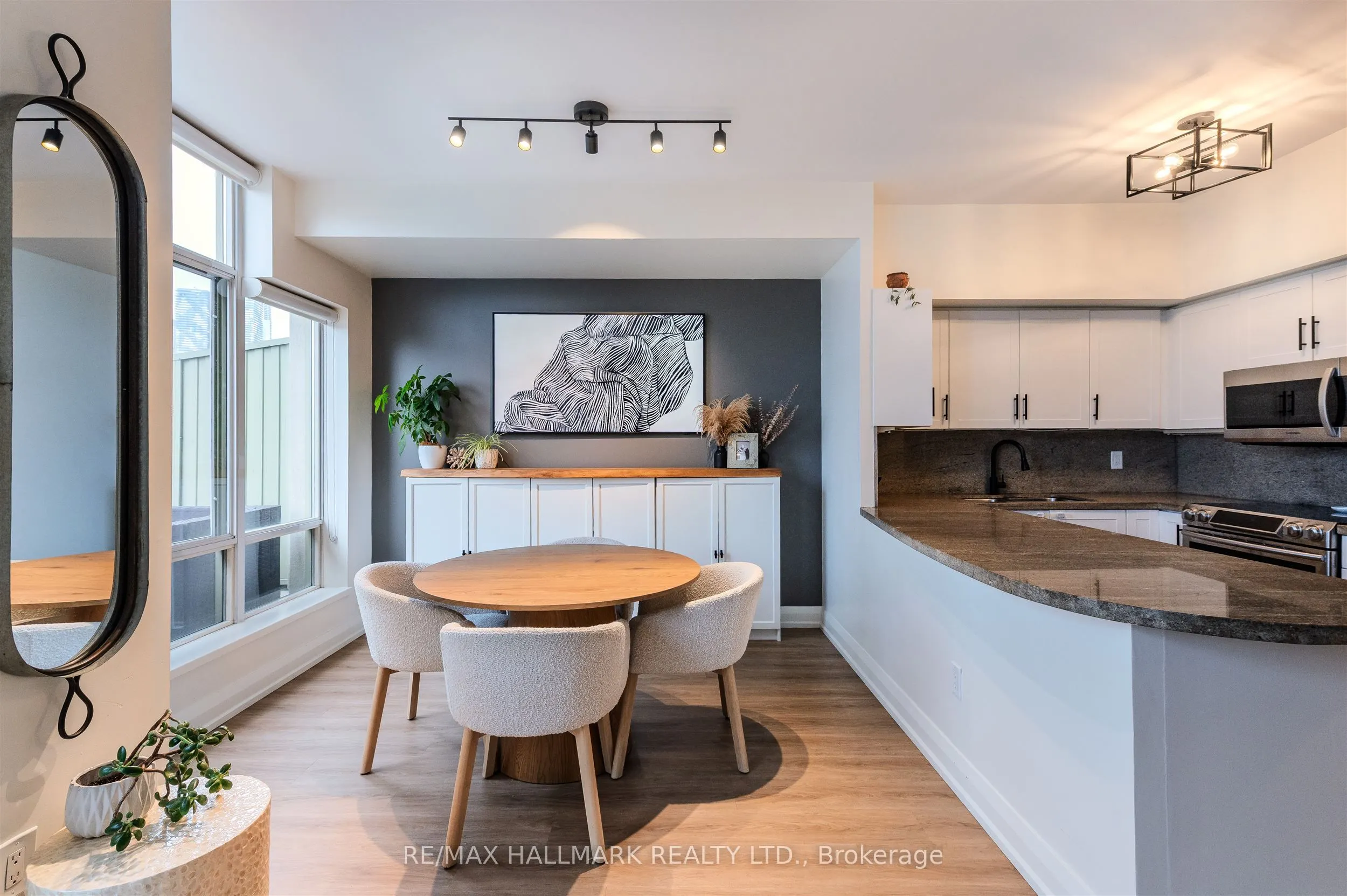 39 Parliament Street, #916