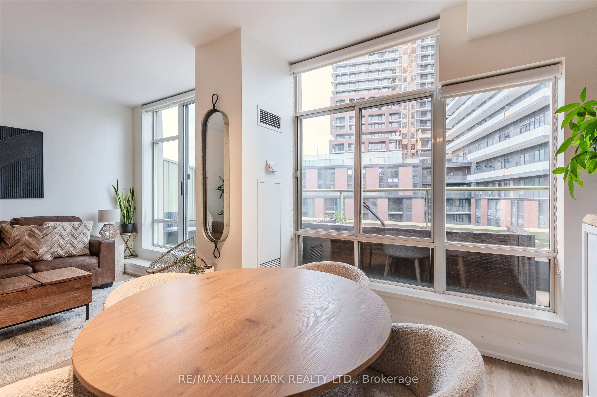 39 Parliament Street, #916