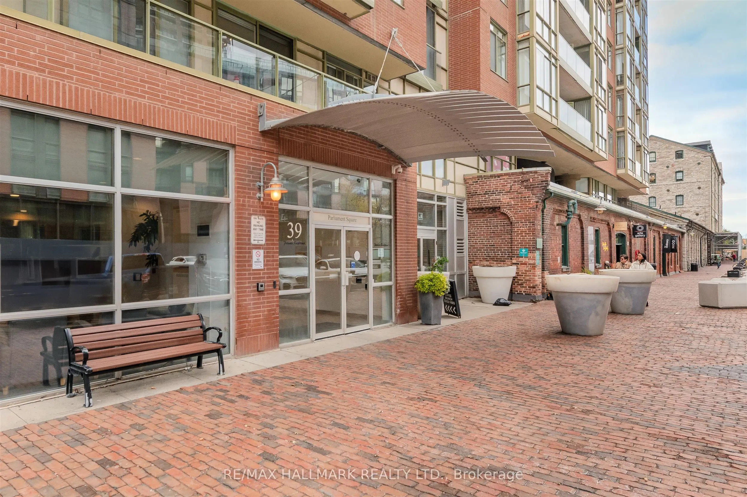 39 Parliament Street, #916