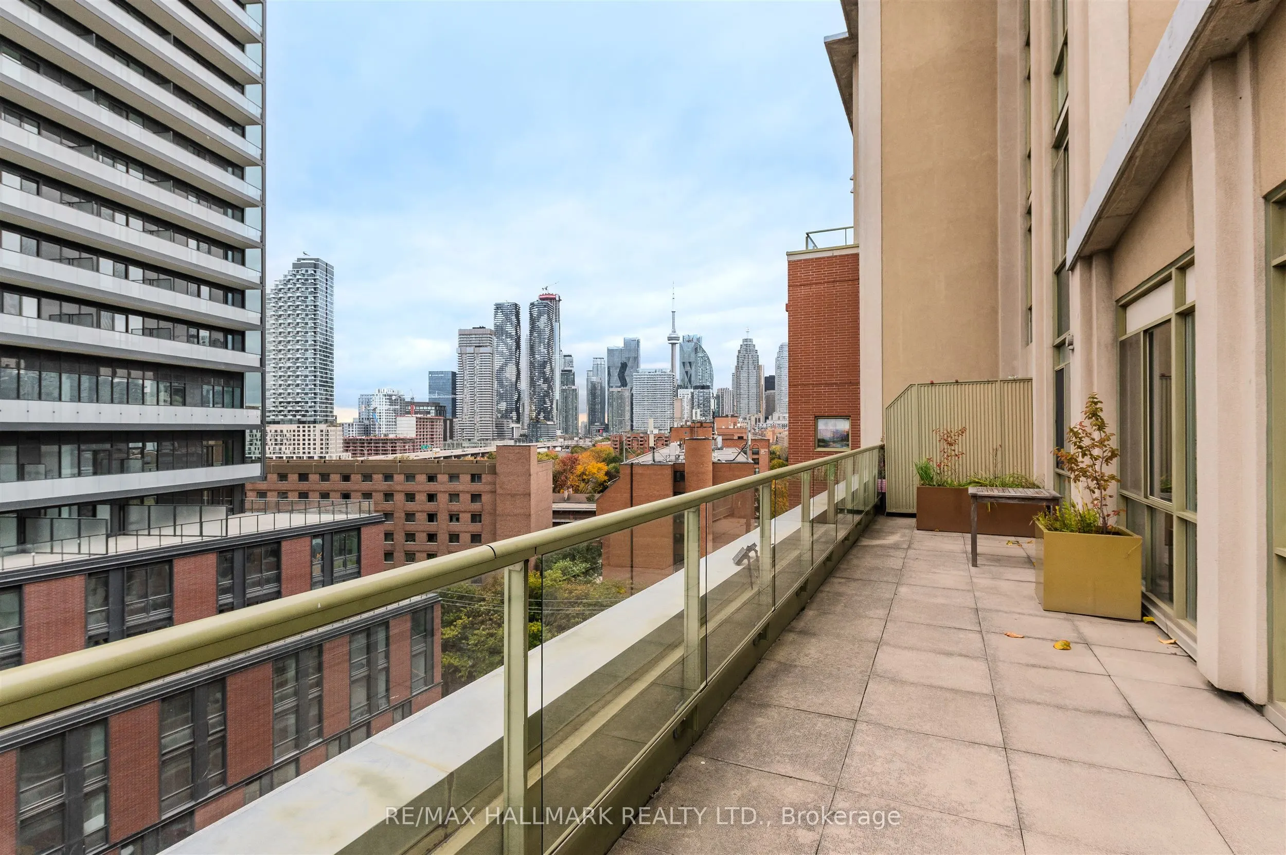 39 Parliament Street, #916