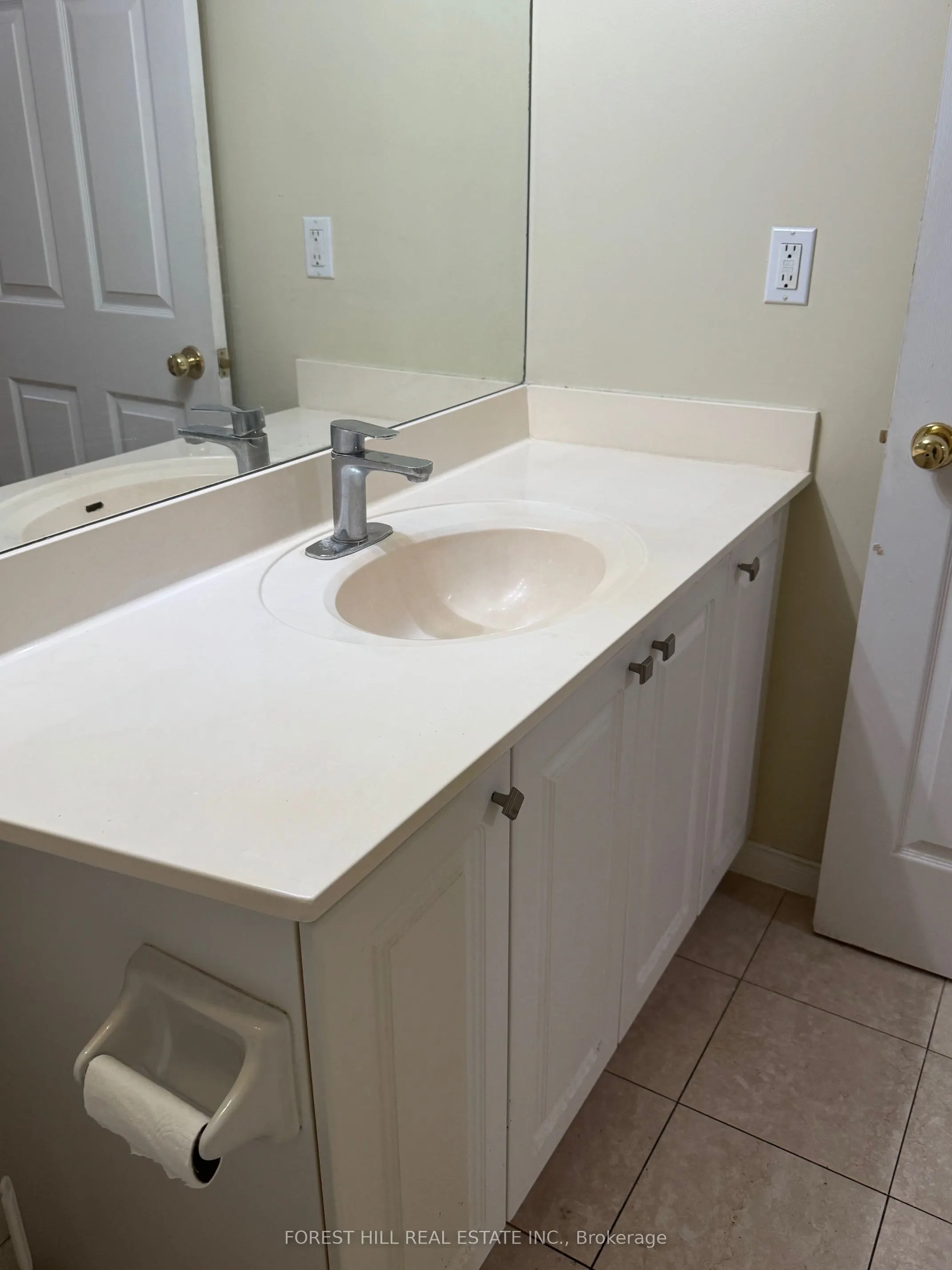 909 Bay Street, #712