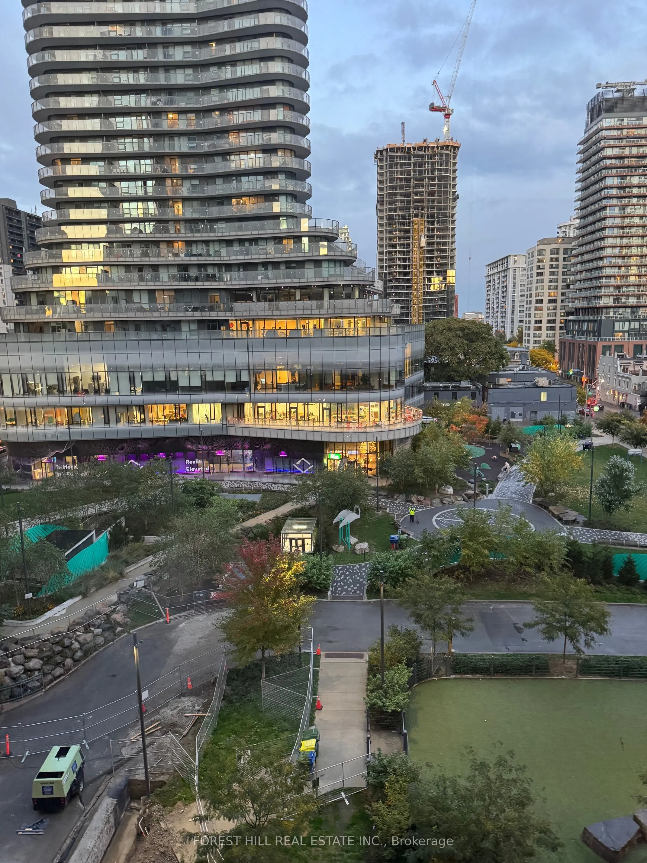 909 Bay Street, #712