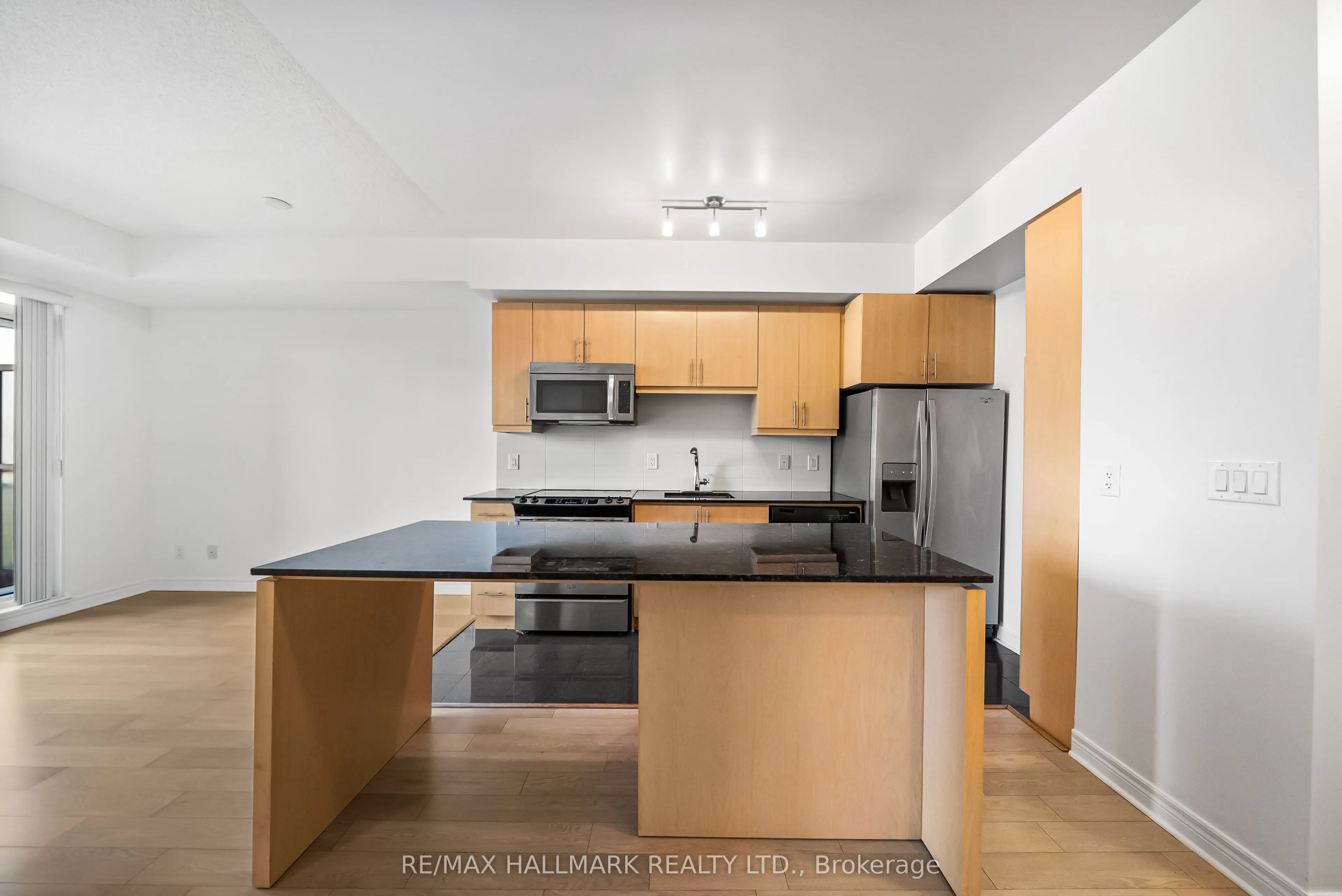 2756 Old Leslie Street, #602