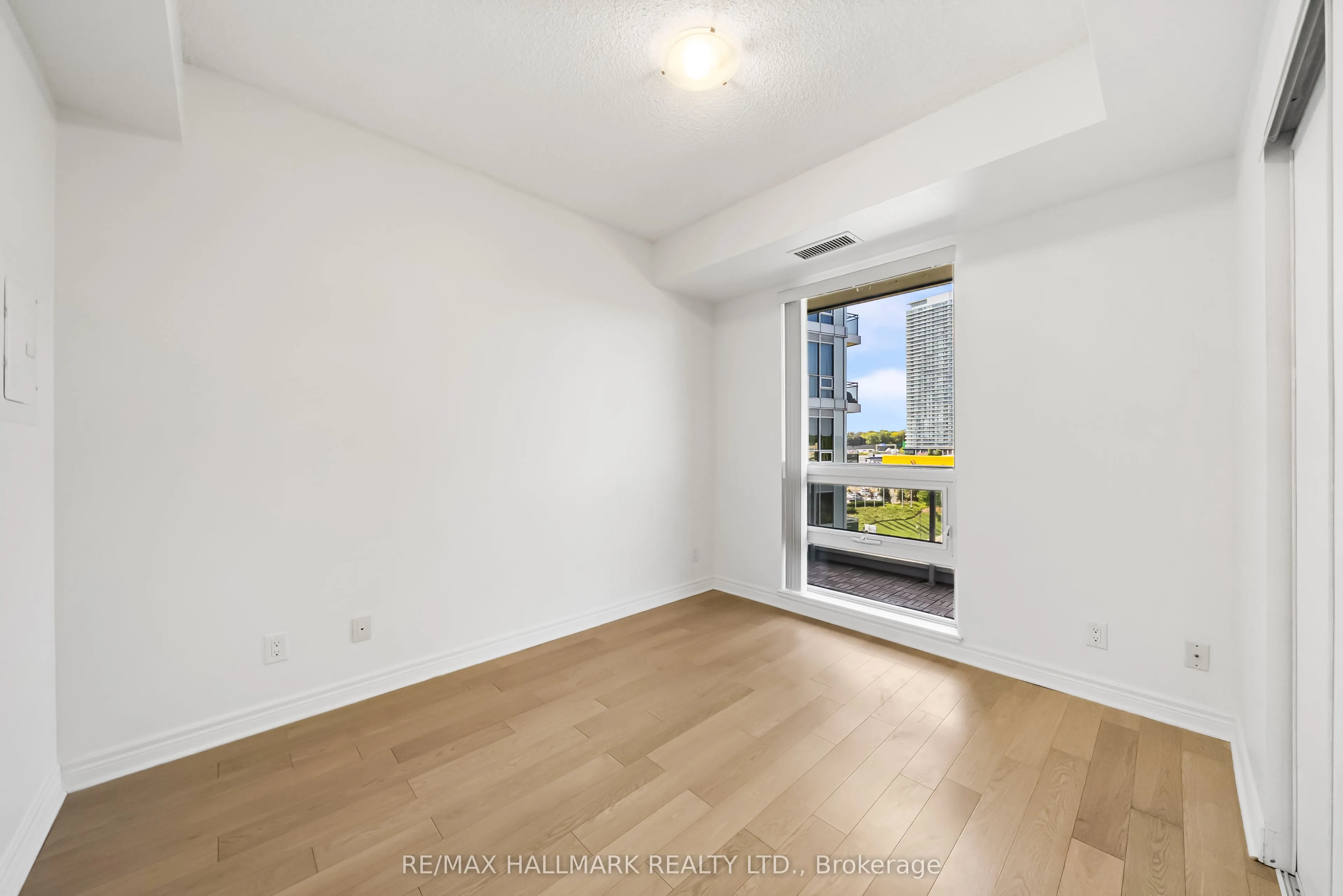 2756 Old Leslie Street, #602