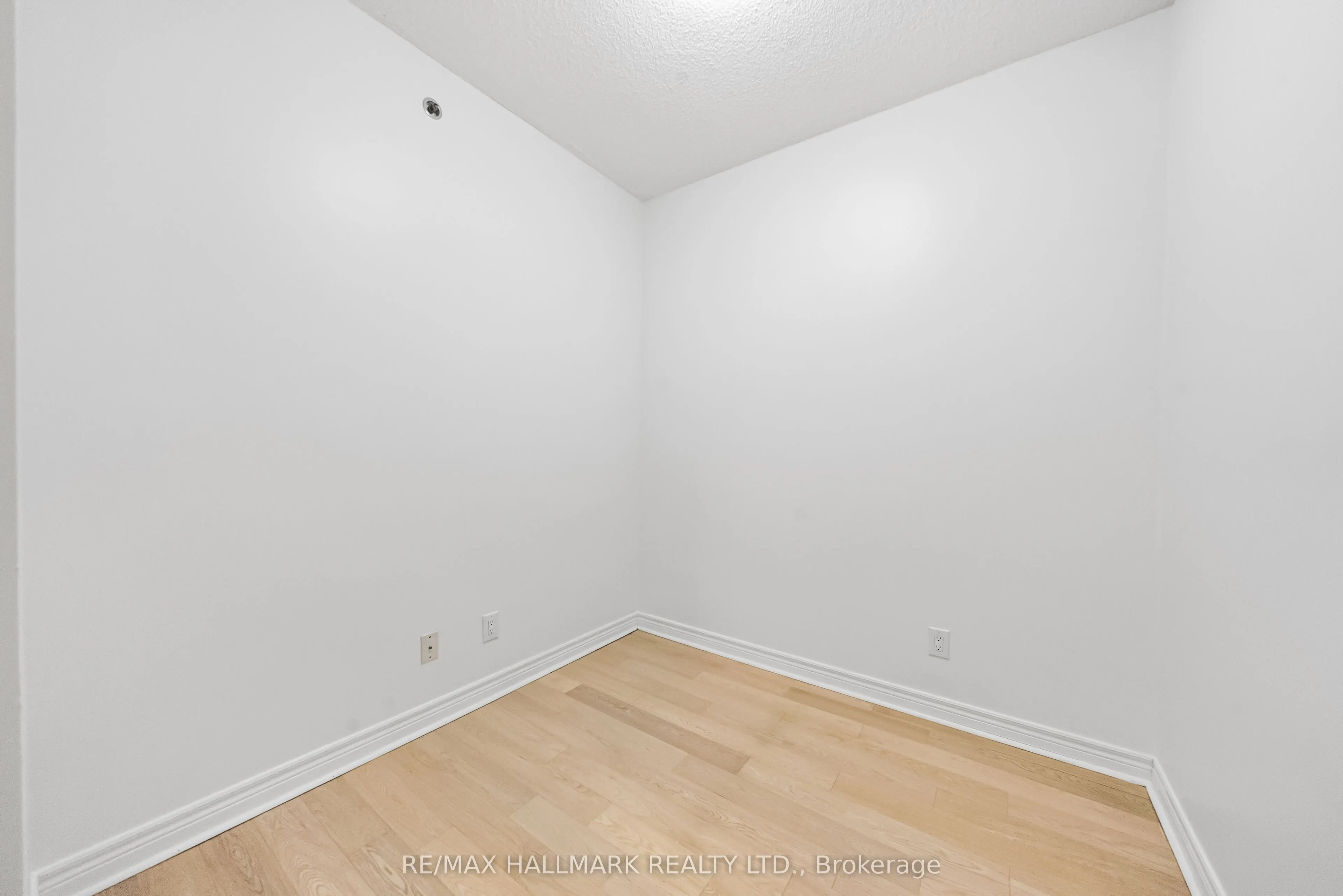 2756 Old Leslie Street, #602