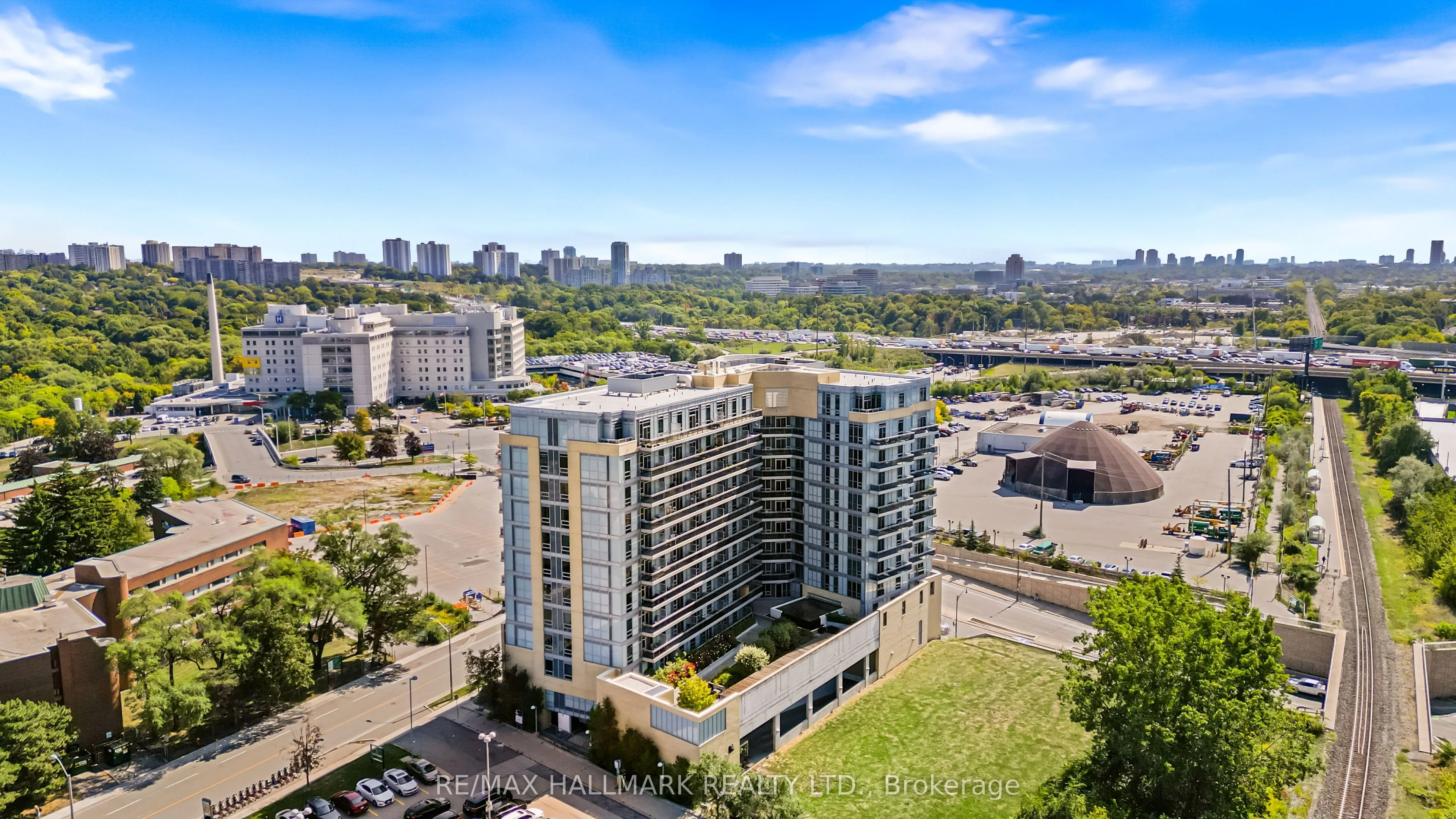 2756 Old Leslie Street, #602