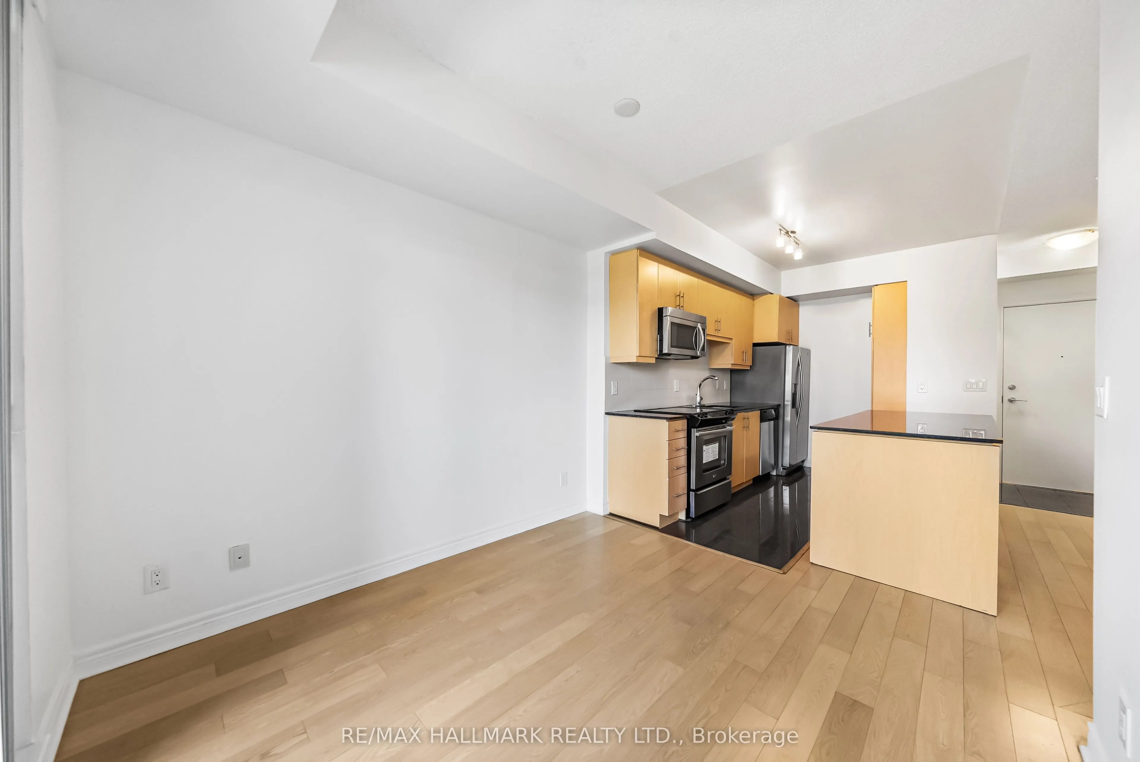 2756 Old Leslie Street, #602