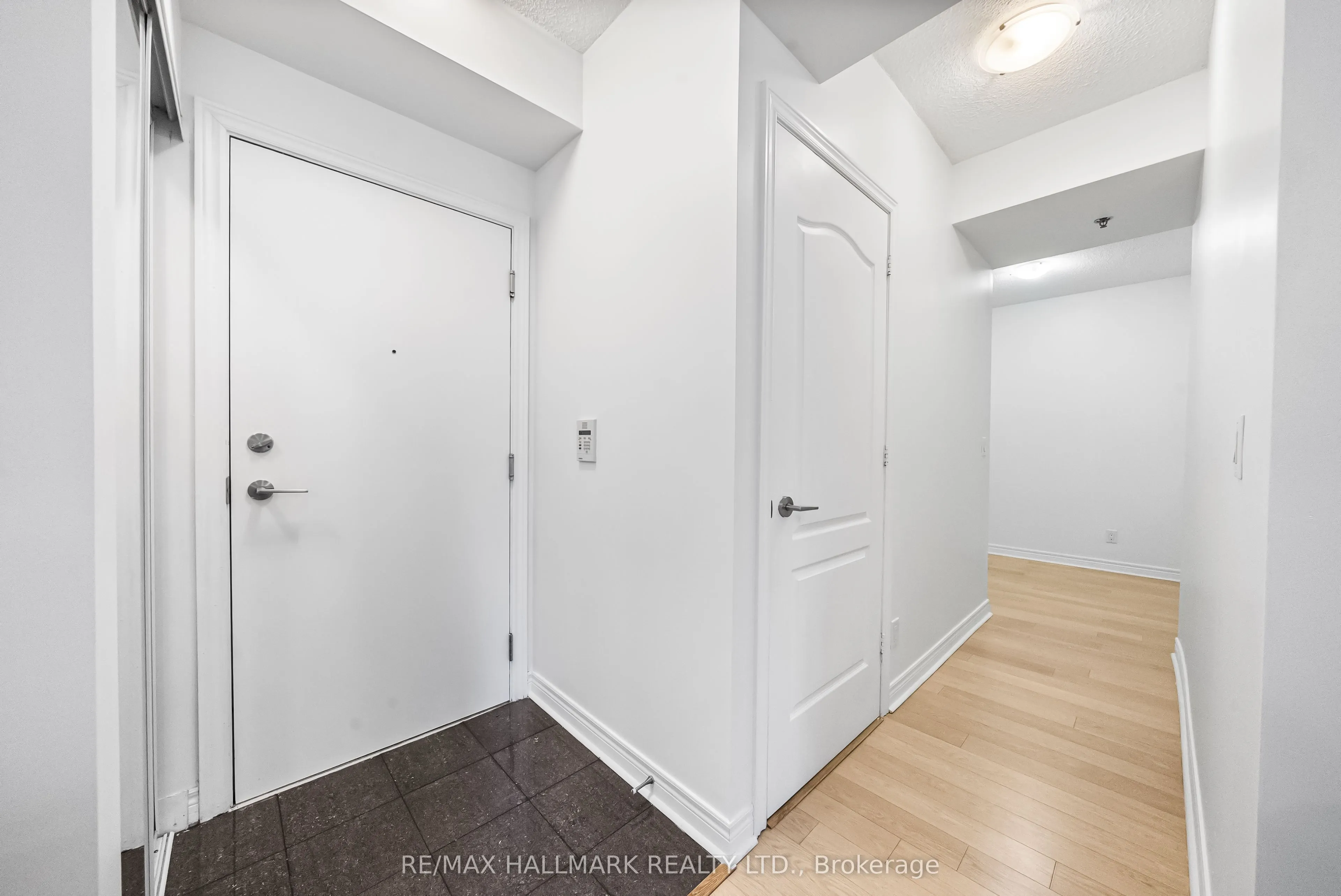 2756 Old Leslie Street, #602