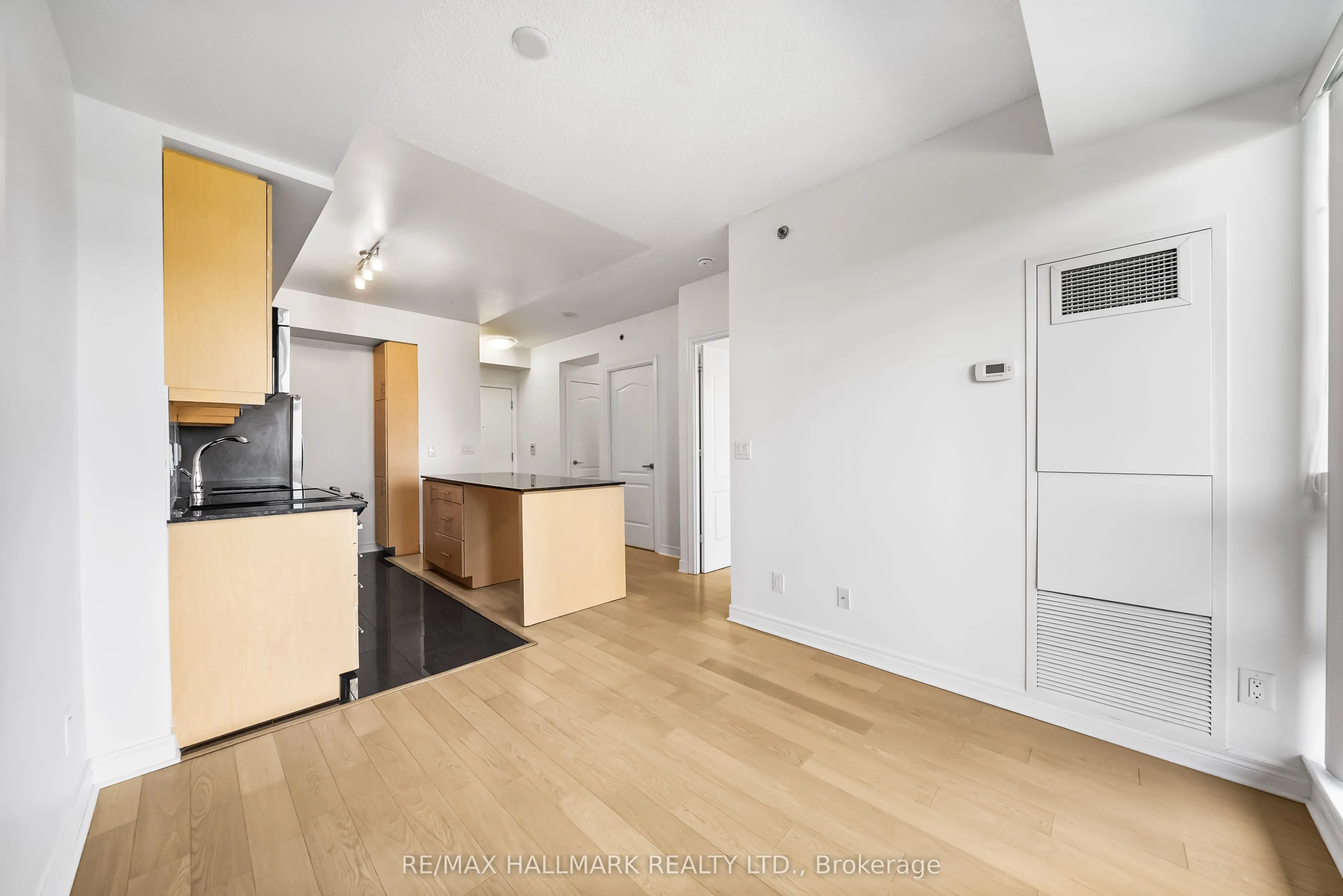 2756 Old Leslie Street, #602