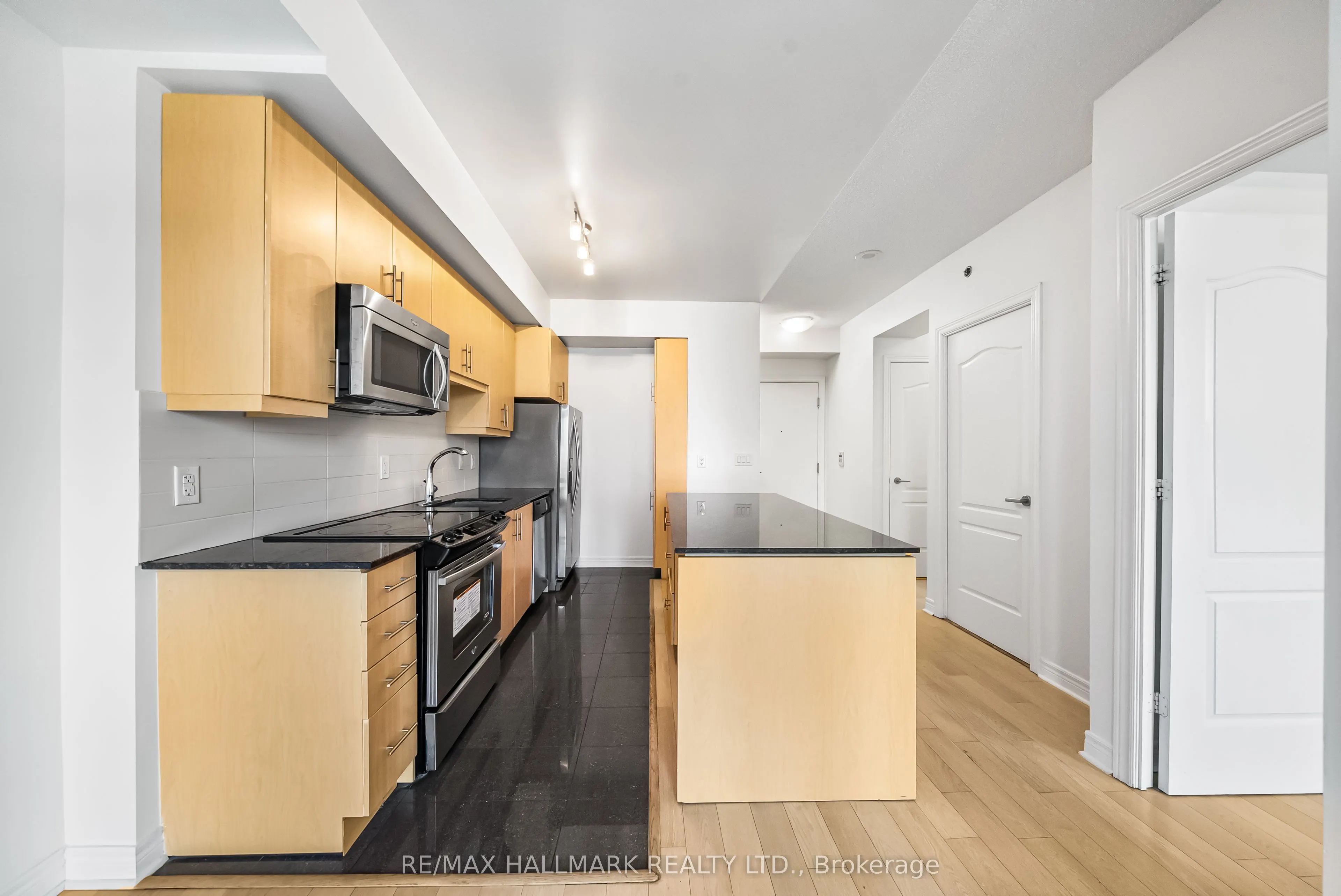 2756 Old Leslie Street, #602