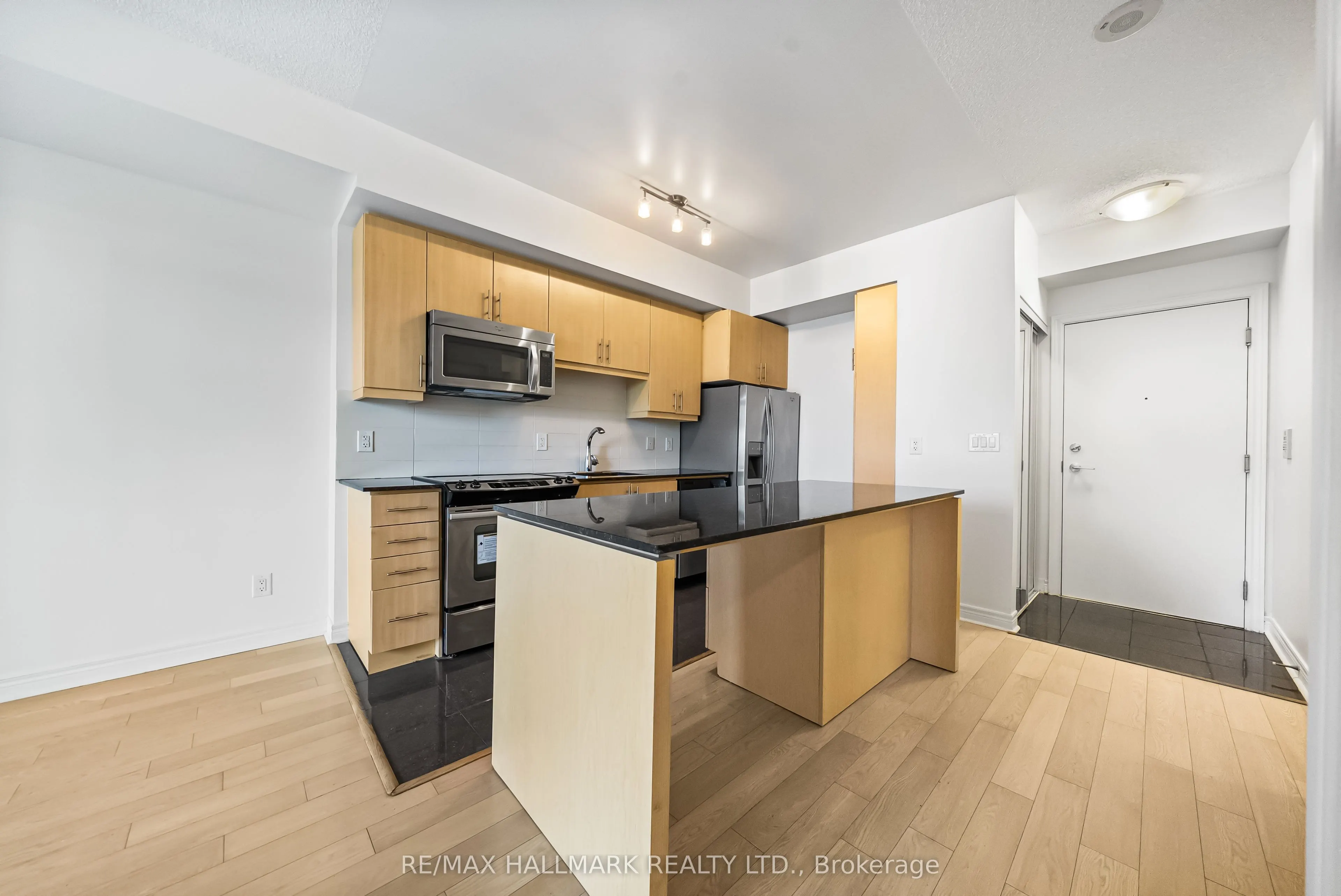 2756 Old Leslie Street, #602