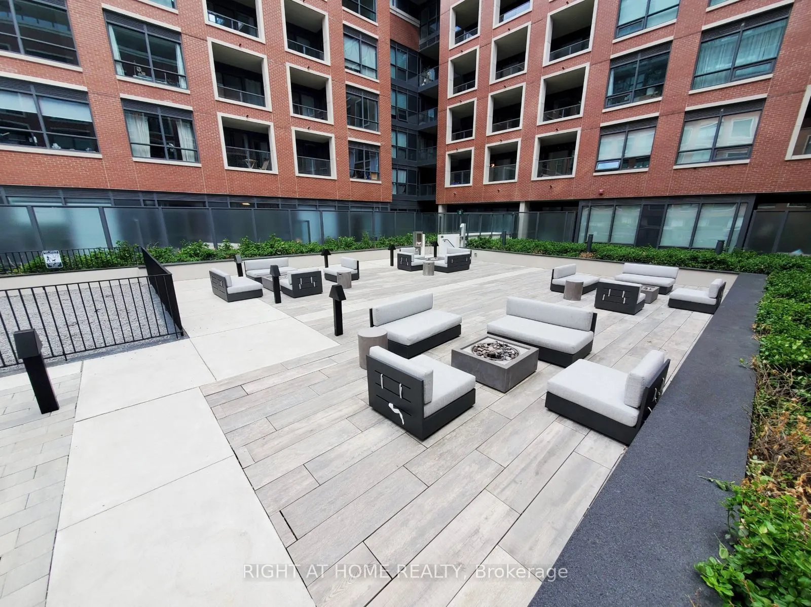 33 Frederick Todd Way, #1308