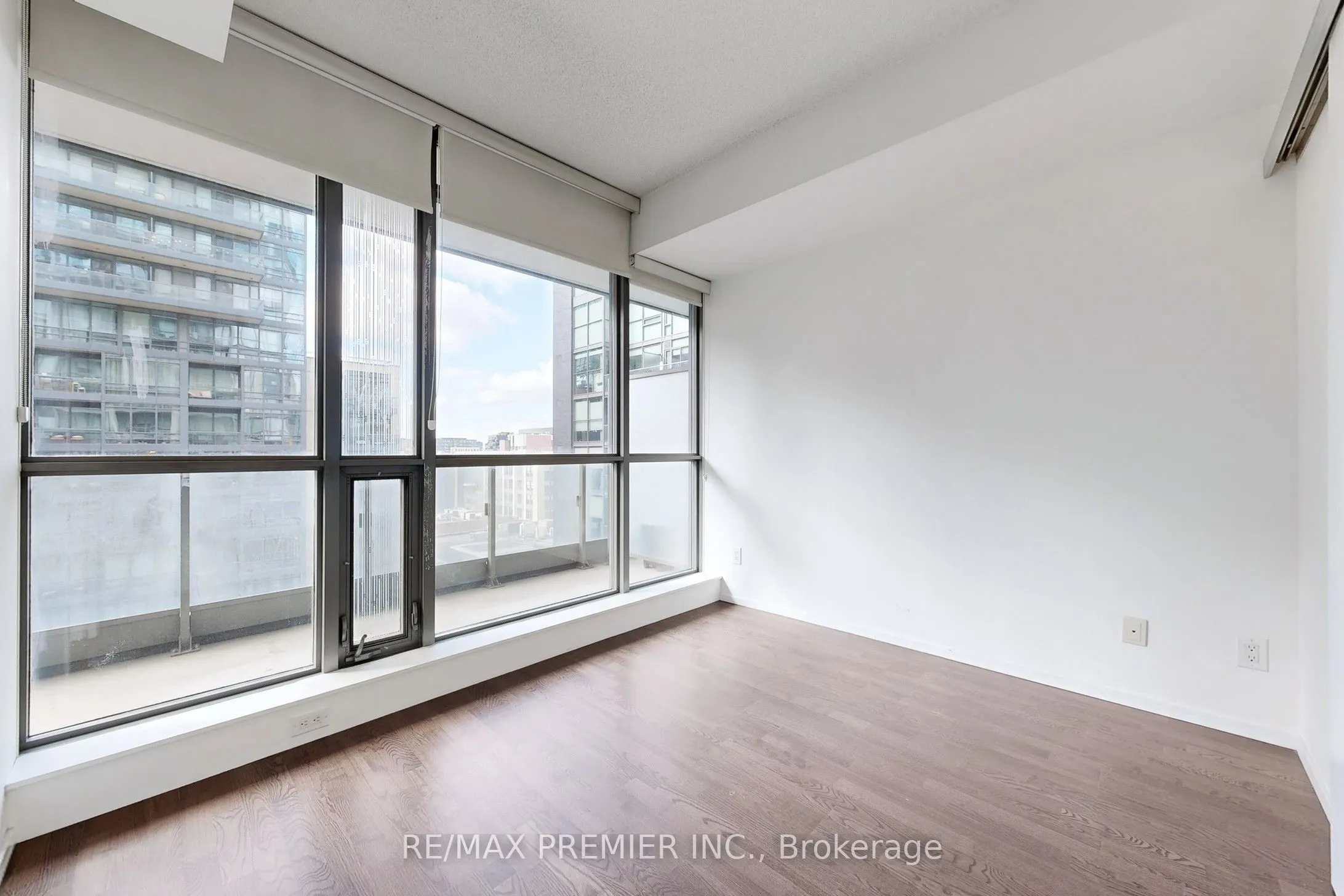 8 Charlotte Street, #1101