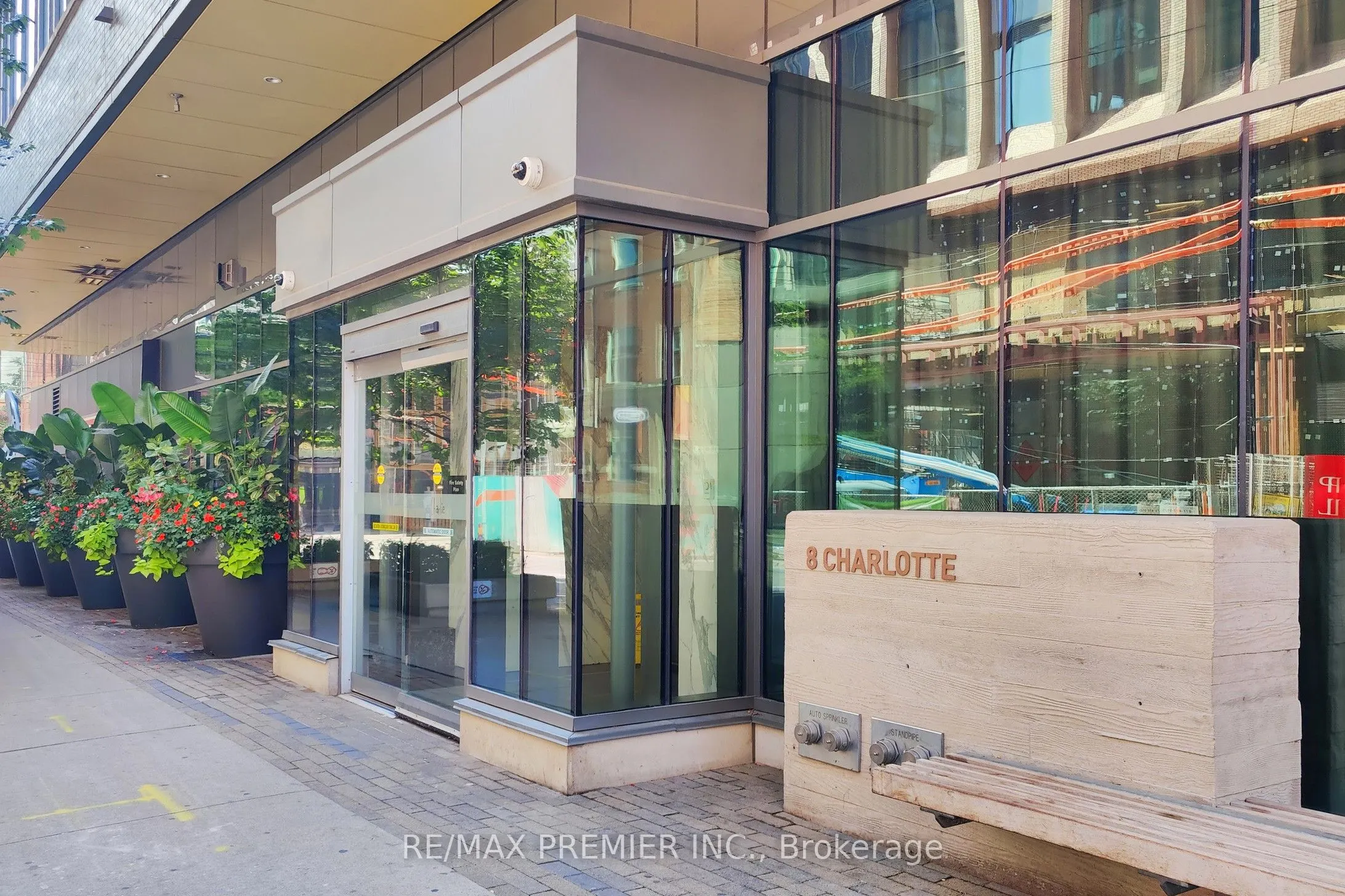 8 Charlotte Street, #1101