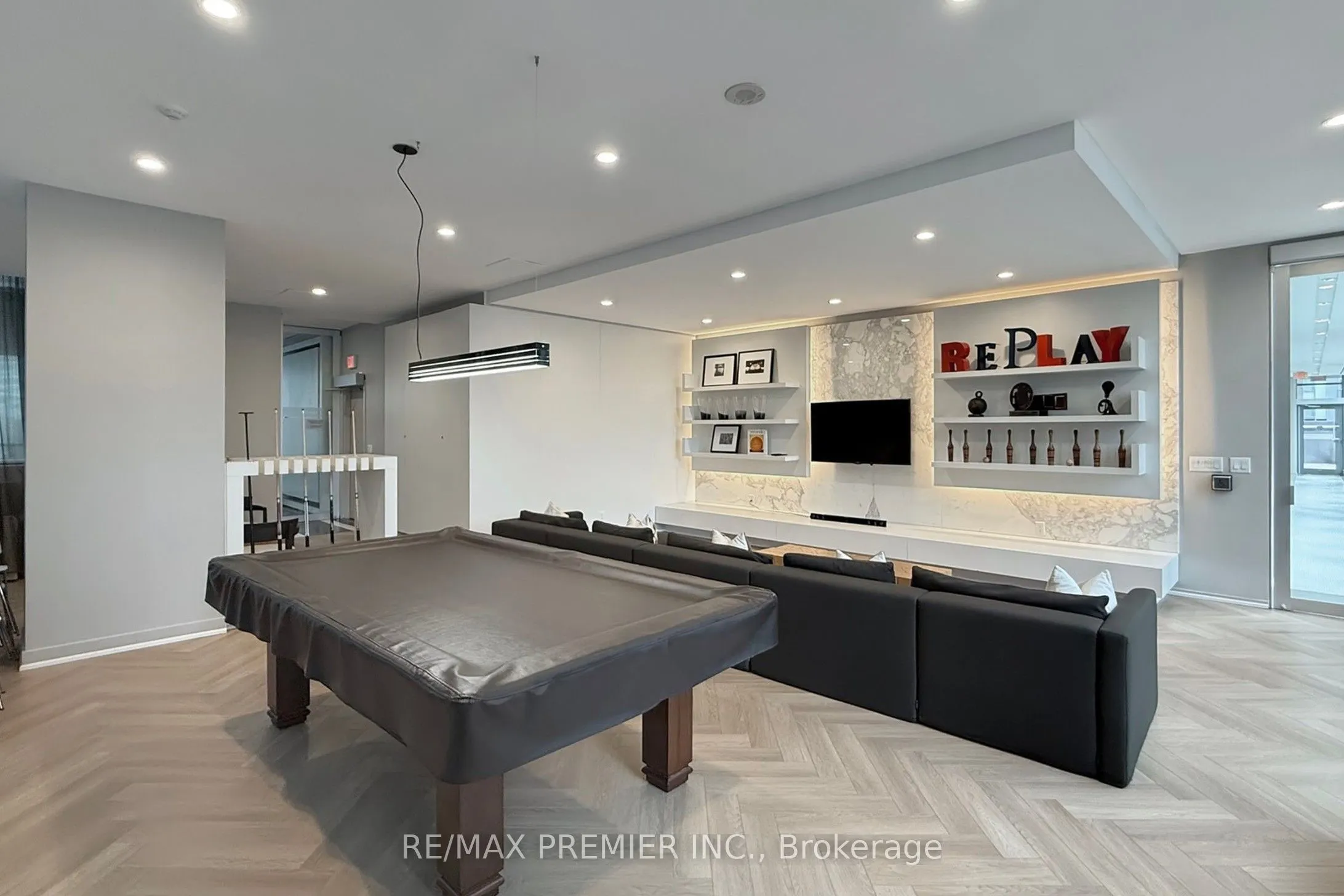 8 Charlotte Street, #1101