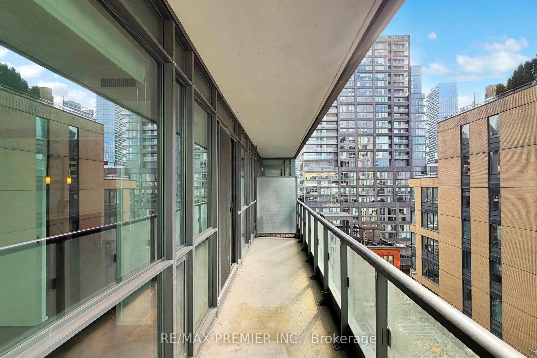 8 Charlotte Street, #1101