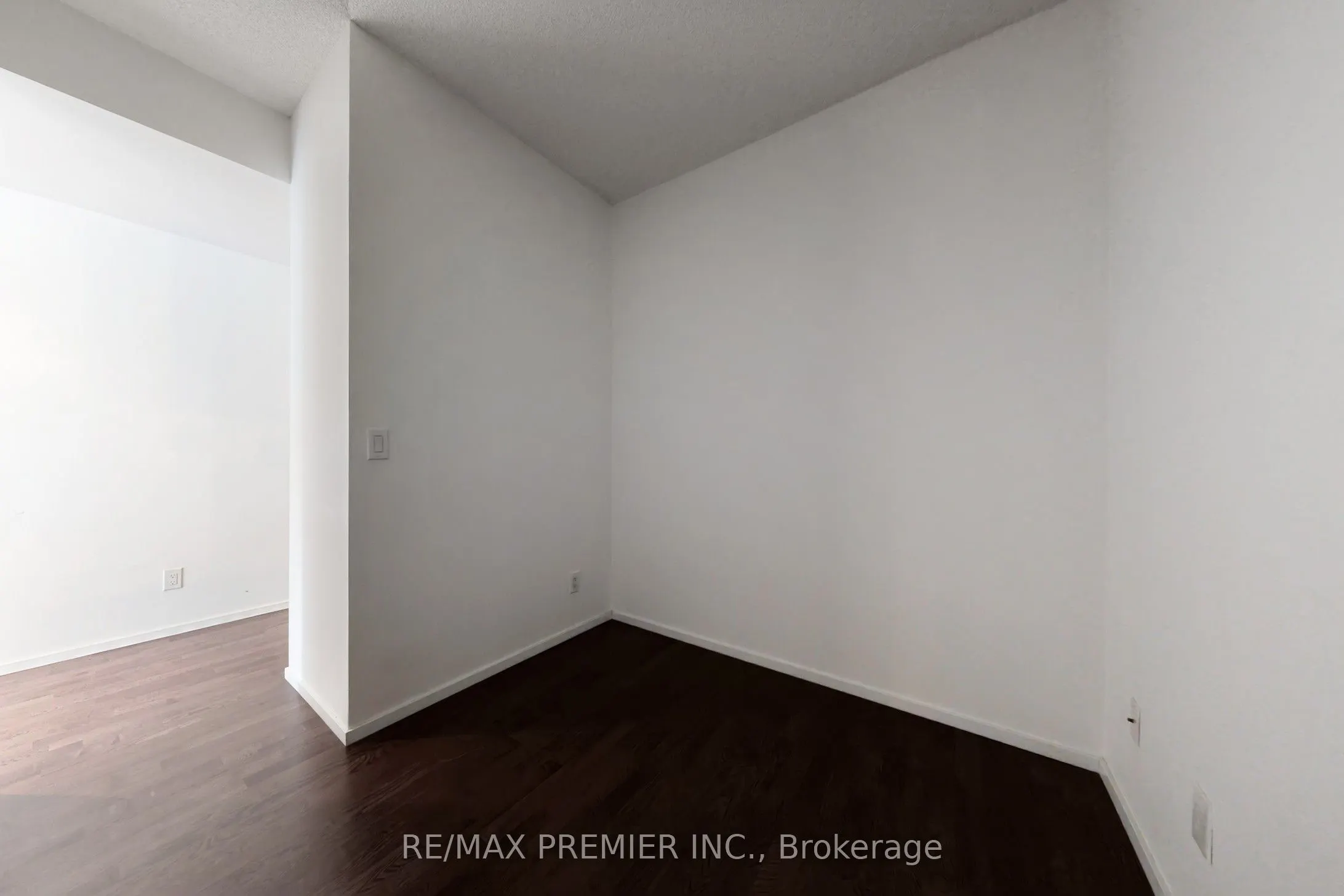 8 Charlotte Street, #1101