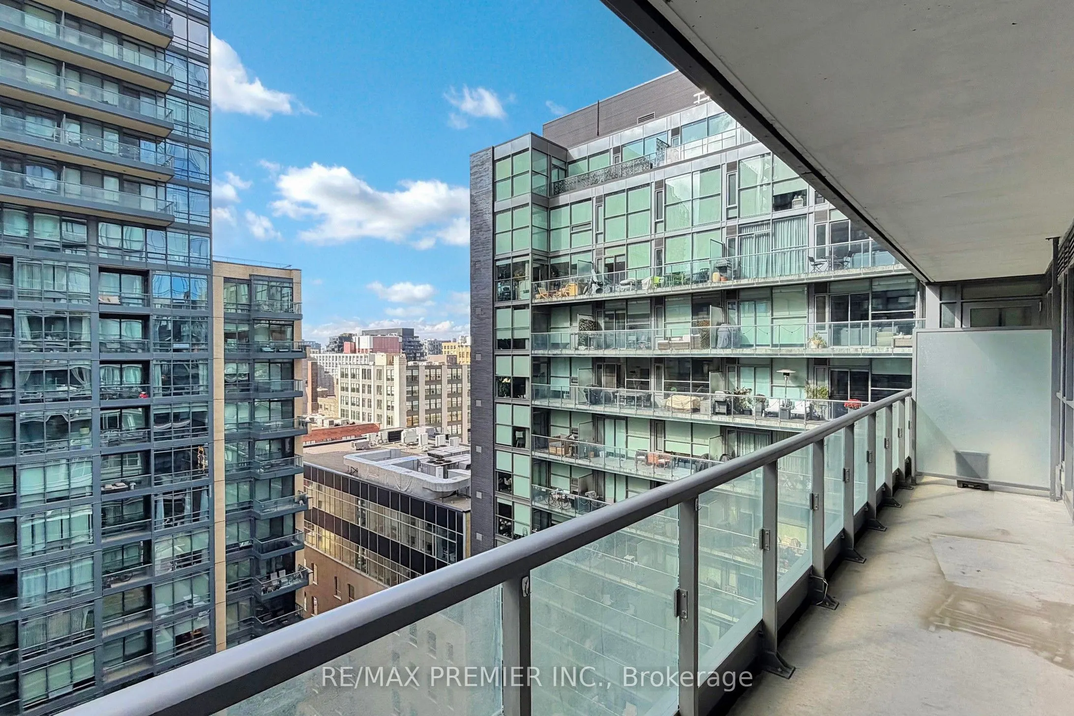 8 Charlotte Street, #1101