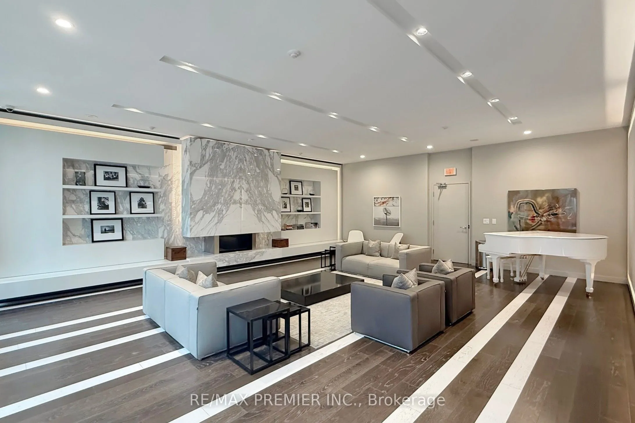 8 Charlotte Street, #1101