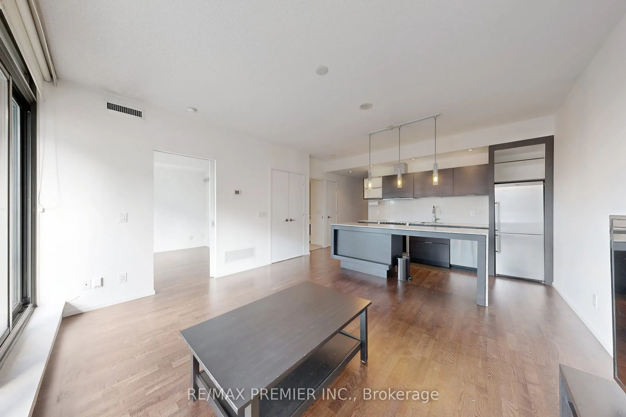 8 Charlotte Street, #1101