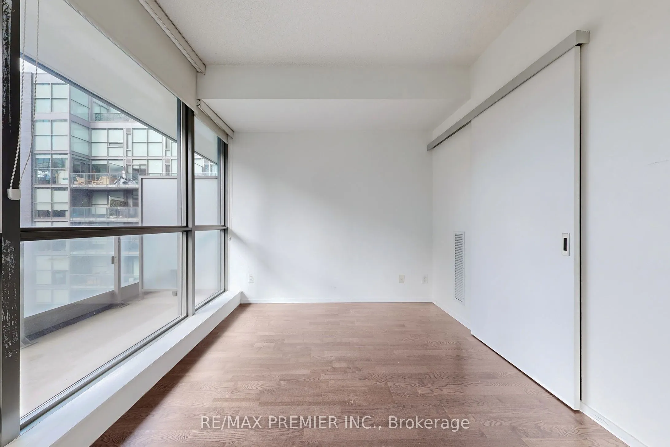 8 Charlotte Street, #1101