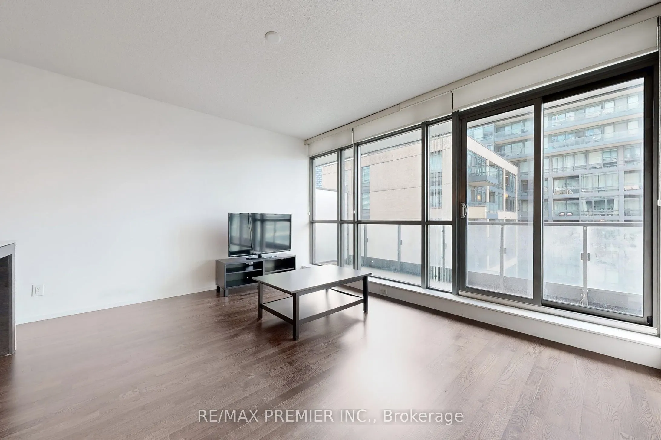 8 Charlotte Street, #1101