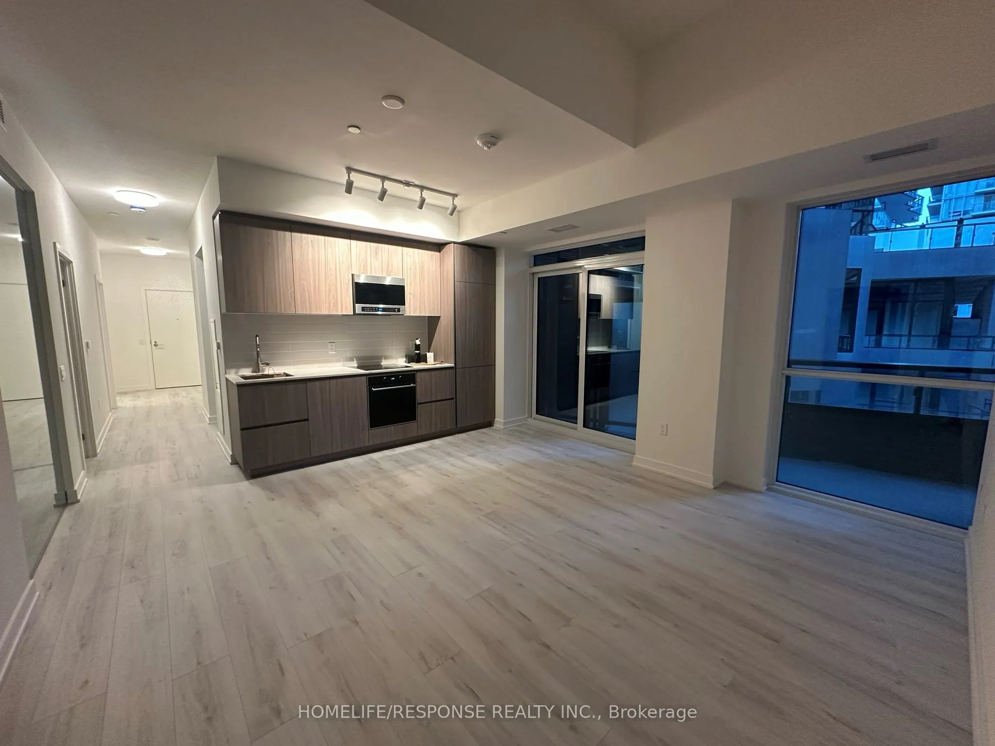 120 Broadway Avenue, #411