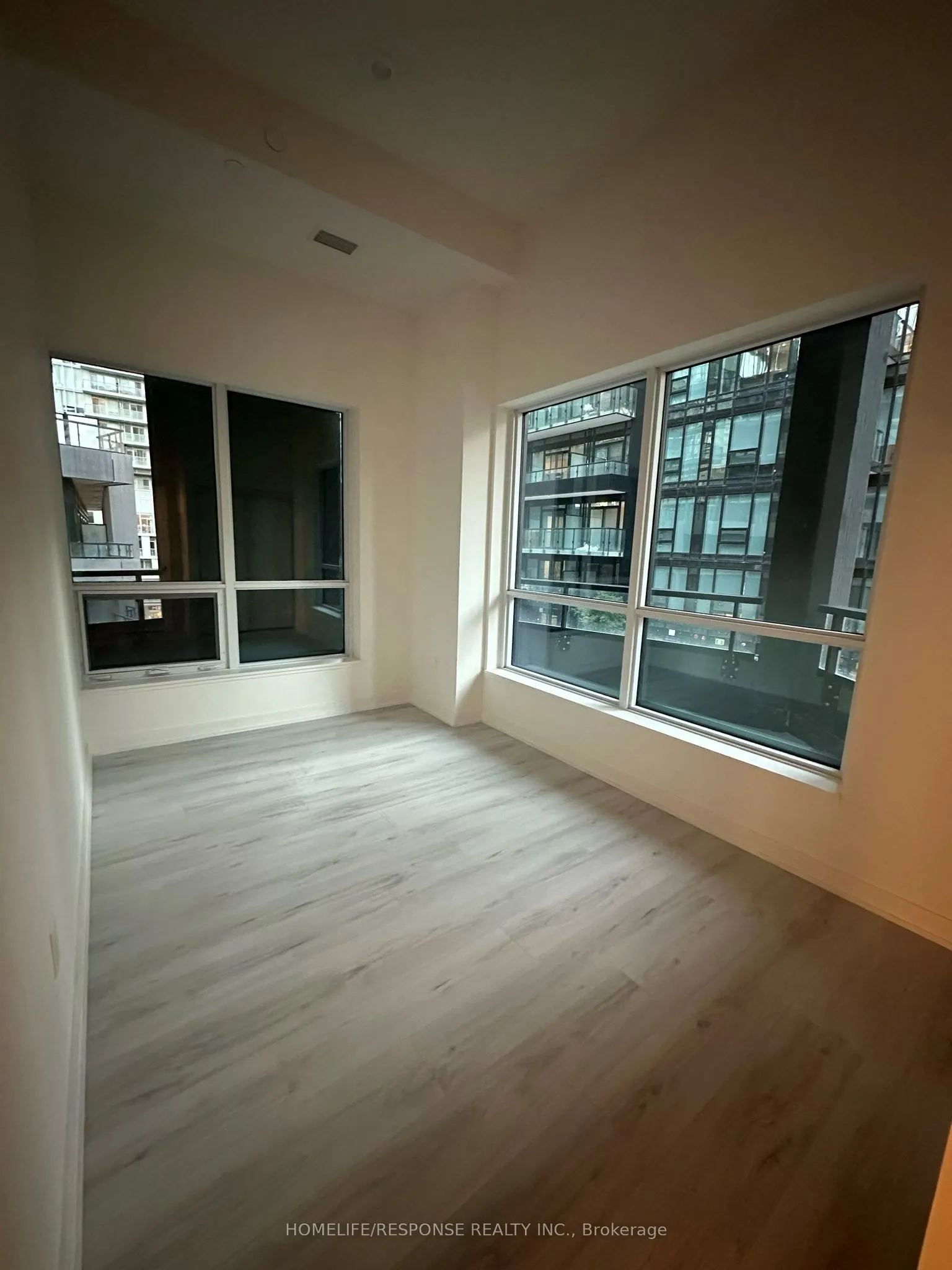 120 Broadway Avenue, #411