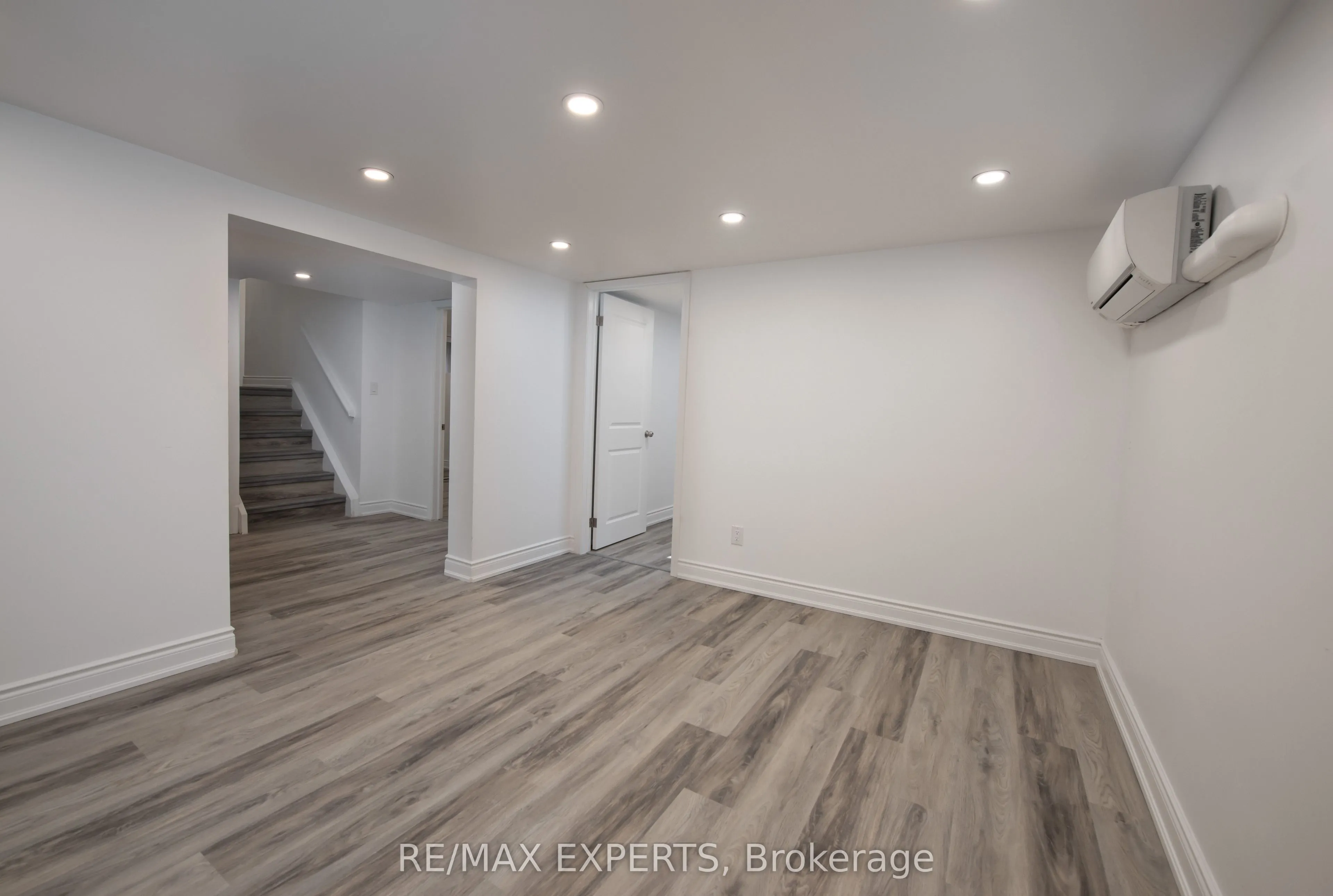 59 Bowhill Crescent, #1