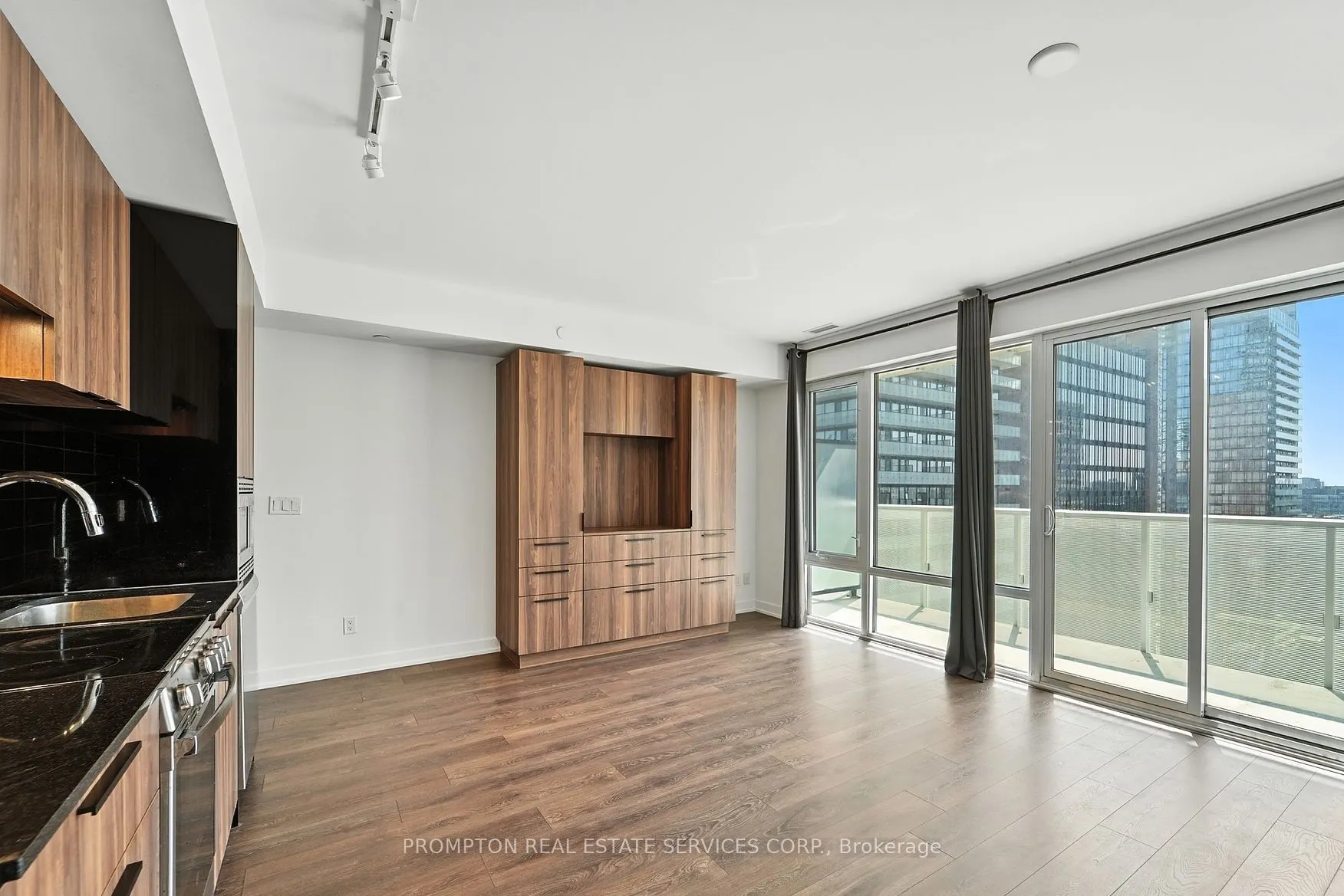 501 Yonge Street, #1802