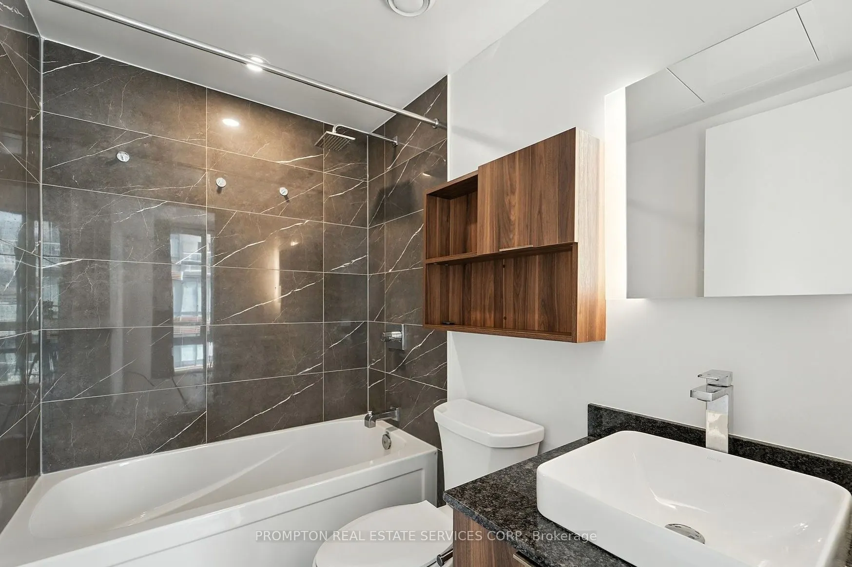 501 Yonge Street, #1802