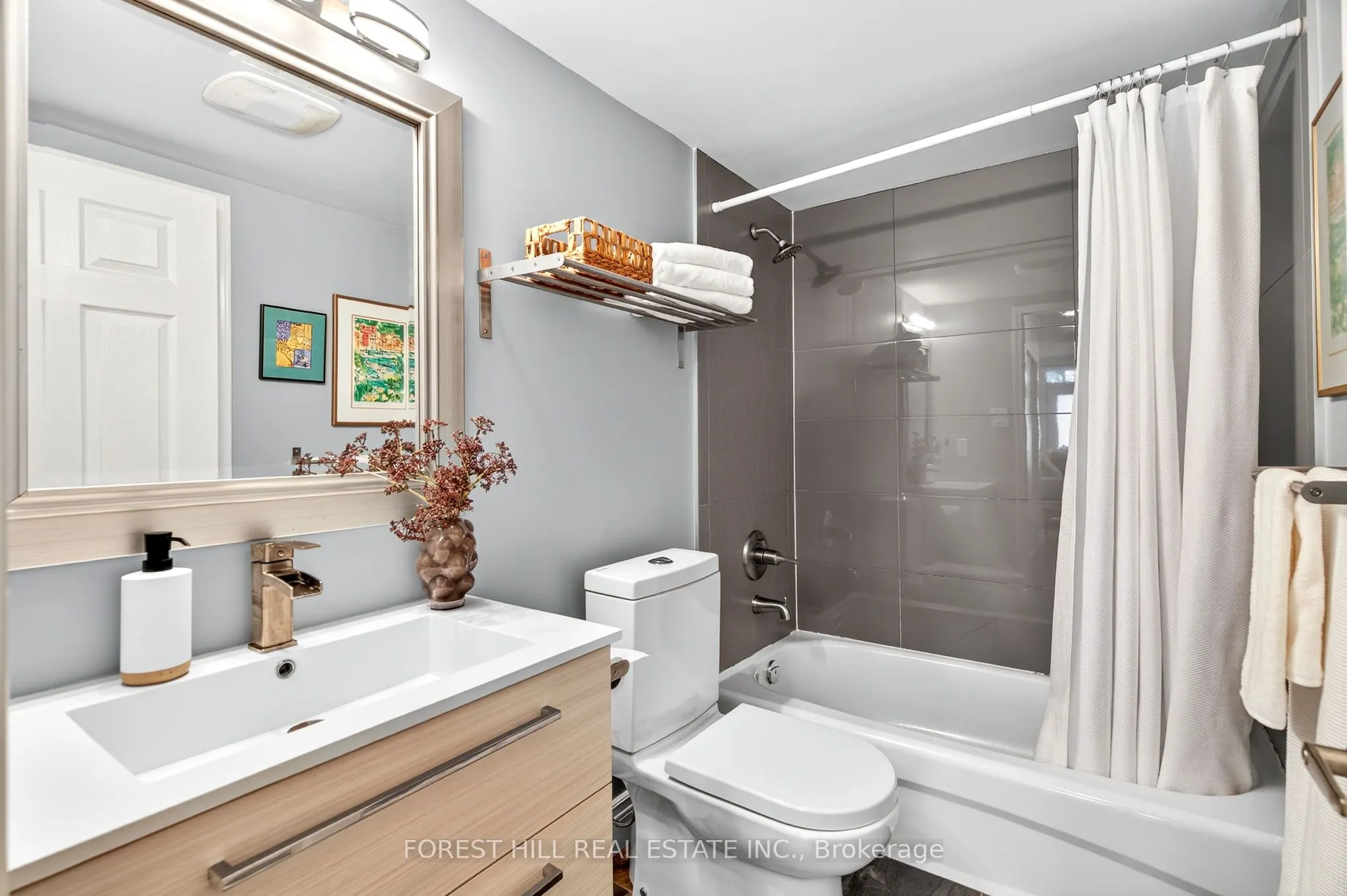 55 Halton Street, #103