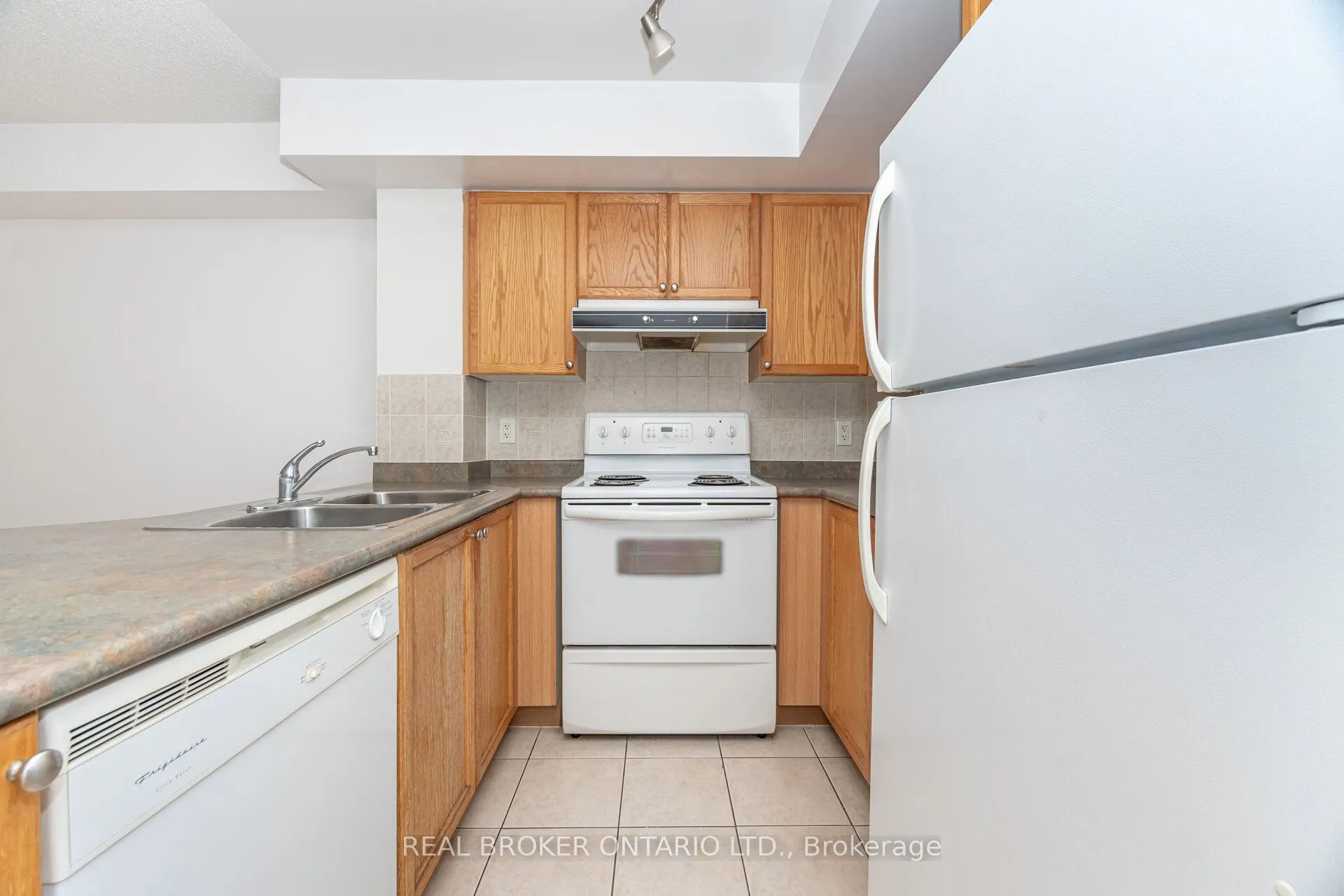 17 Barberry Place, #1109