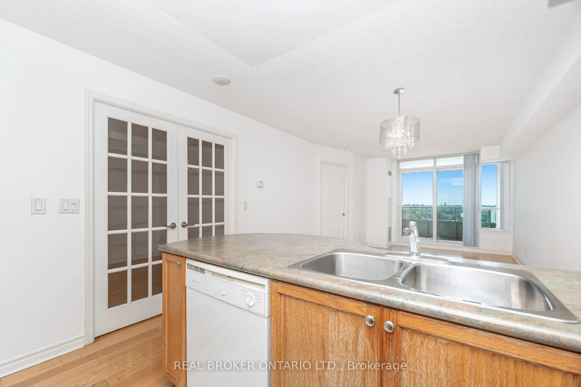 17 Barberry Place, #1109